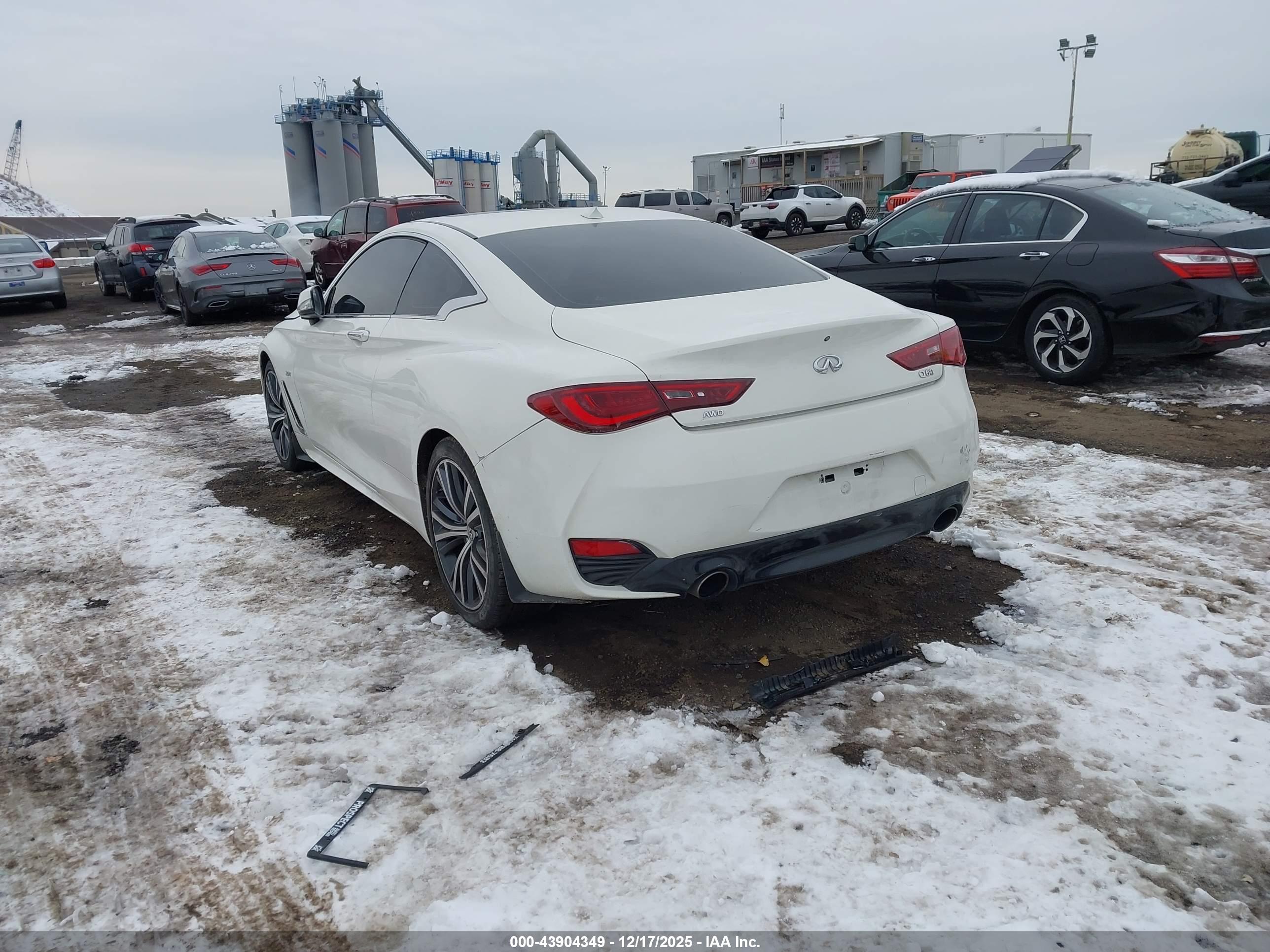 INFINITI Q60 image 3