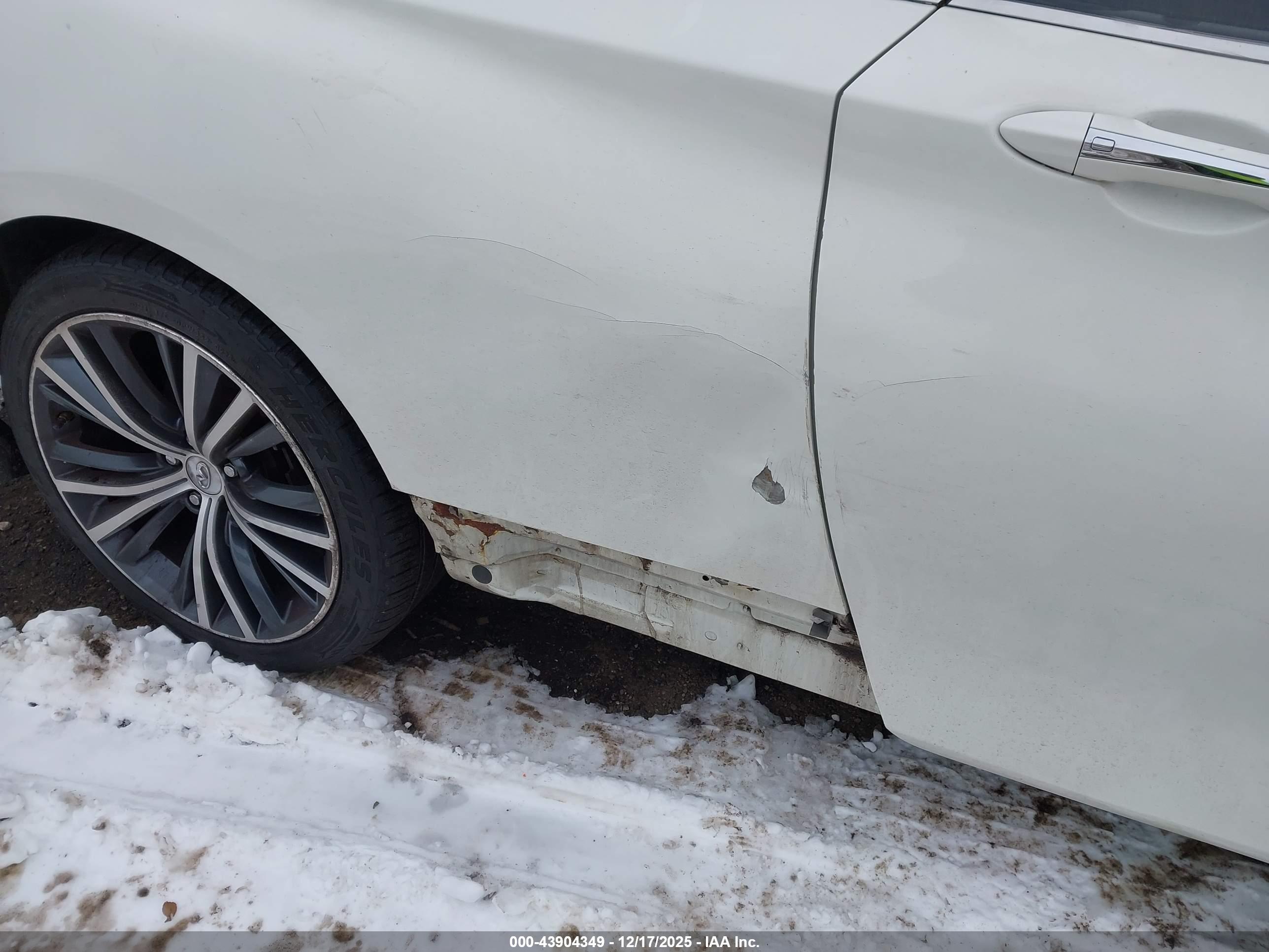 INFINITI Q60 image 6