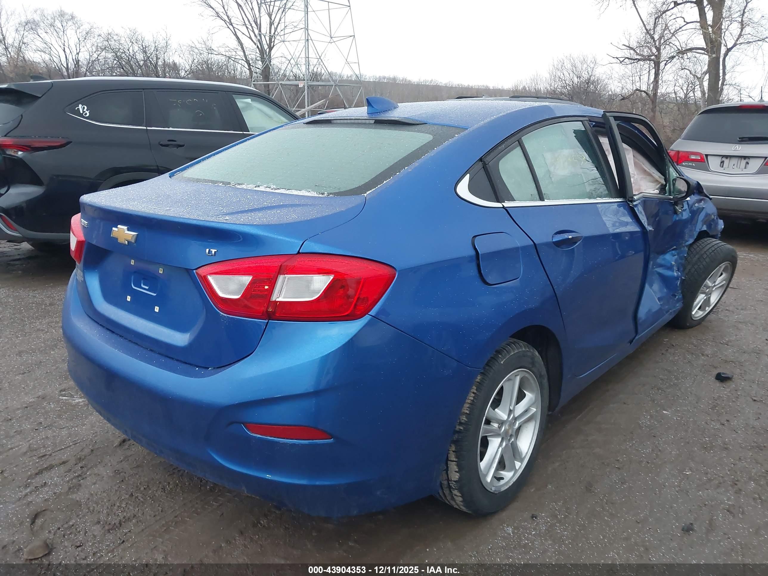 CHEVROLET CRUZE image 4