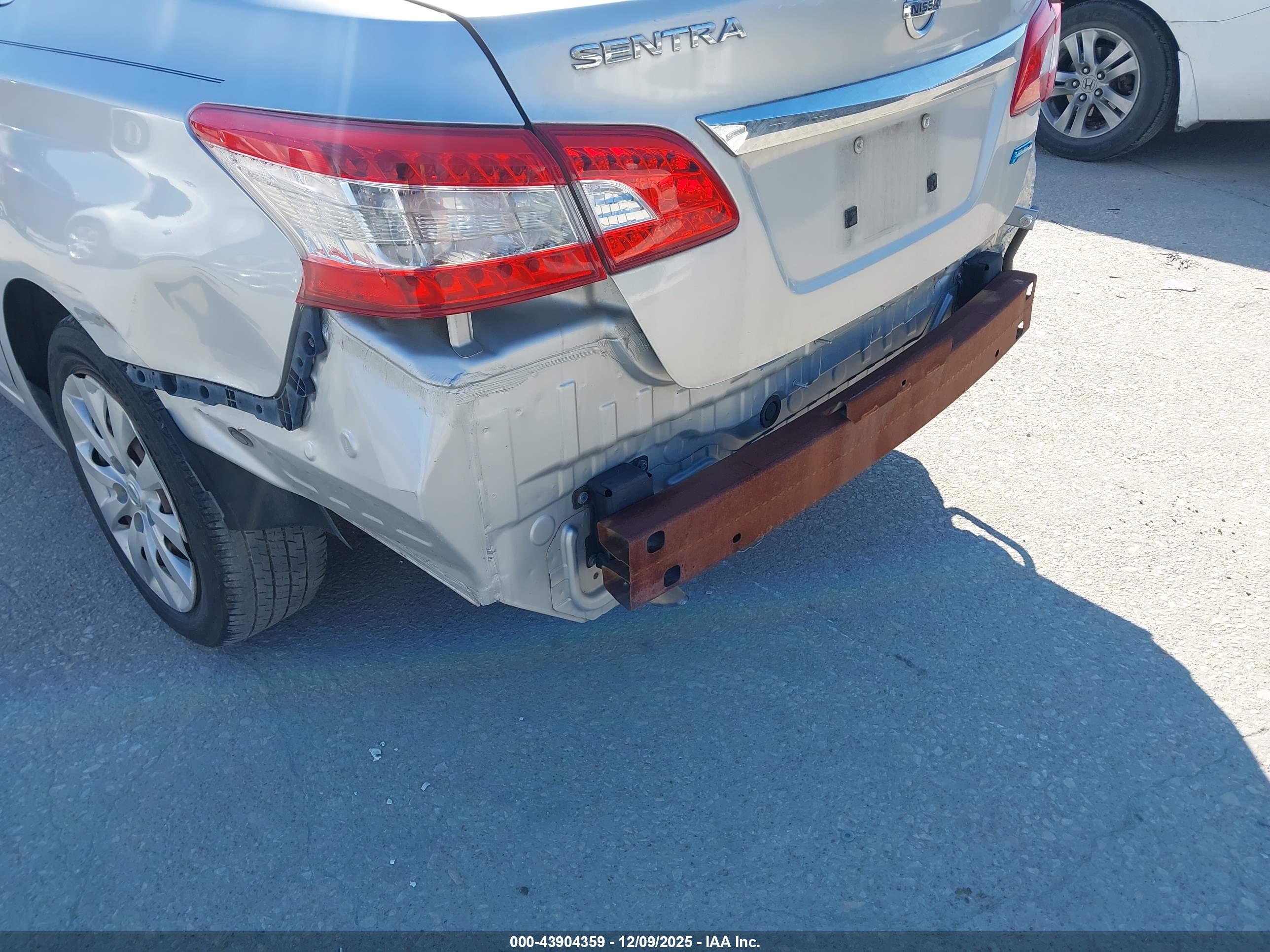 NISSAN SENTRA image 6