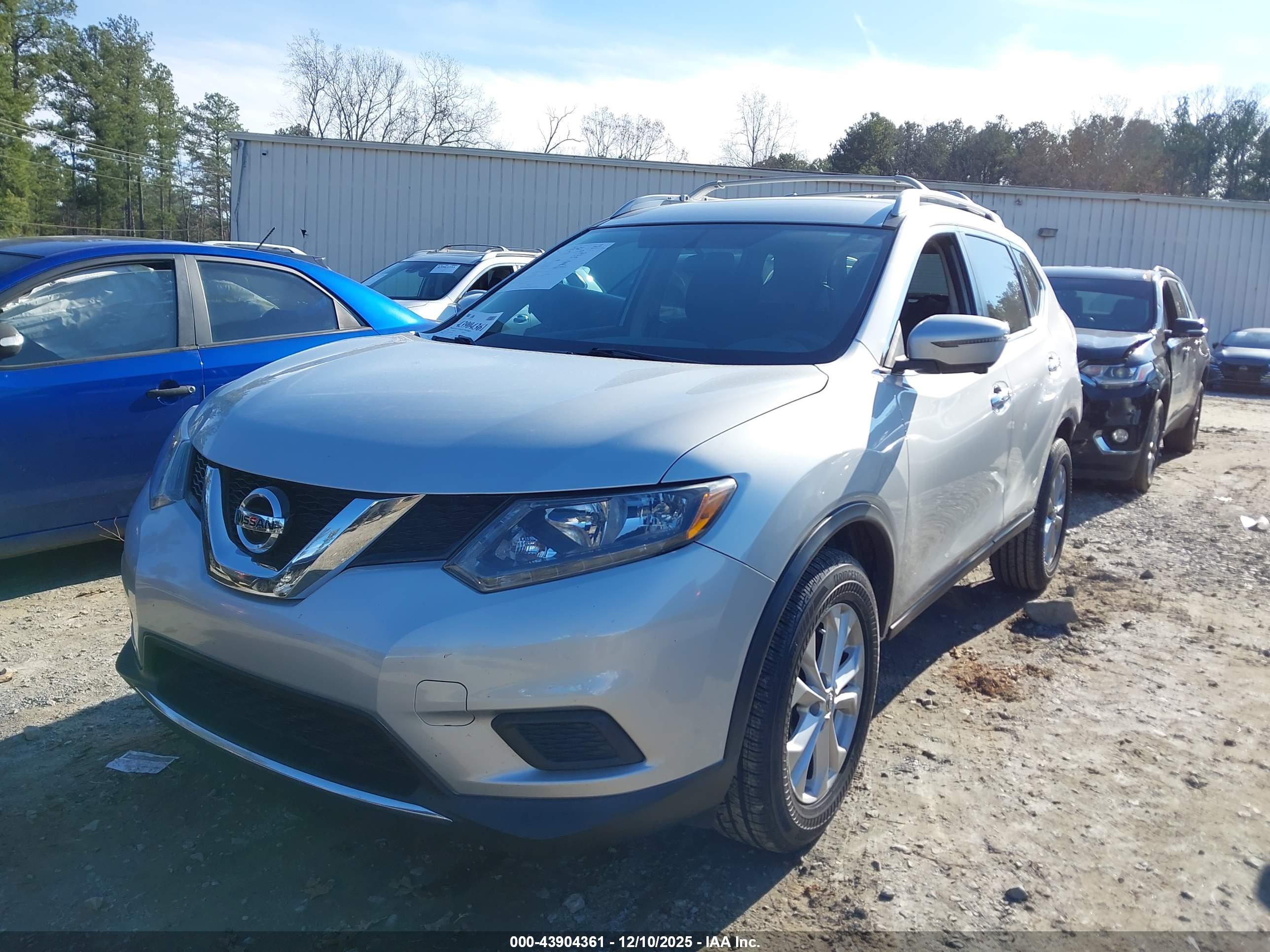 NISSAN ROGUE image 2
