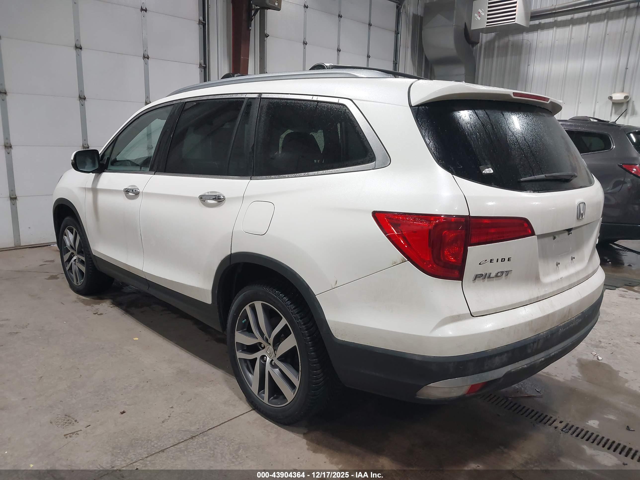 HONDA PILOT image 3
