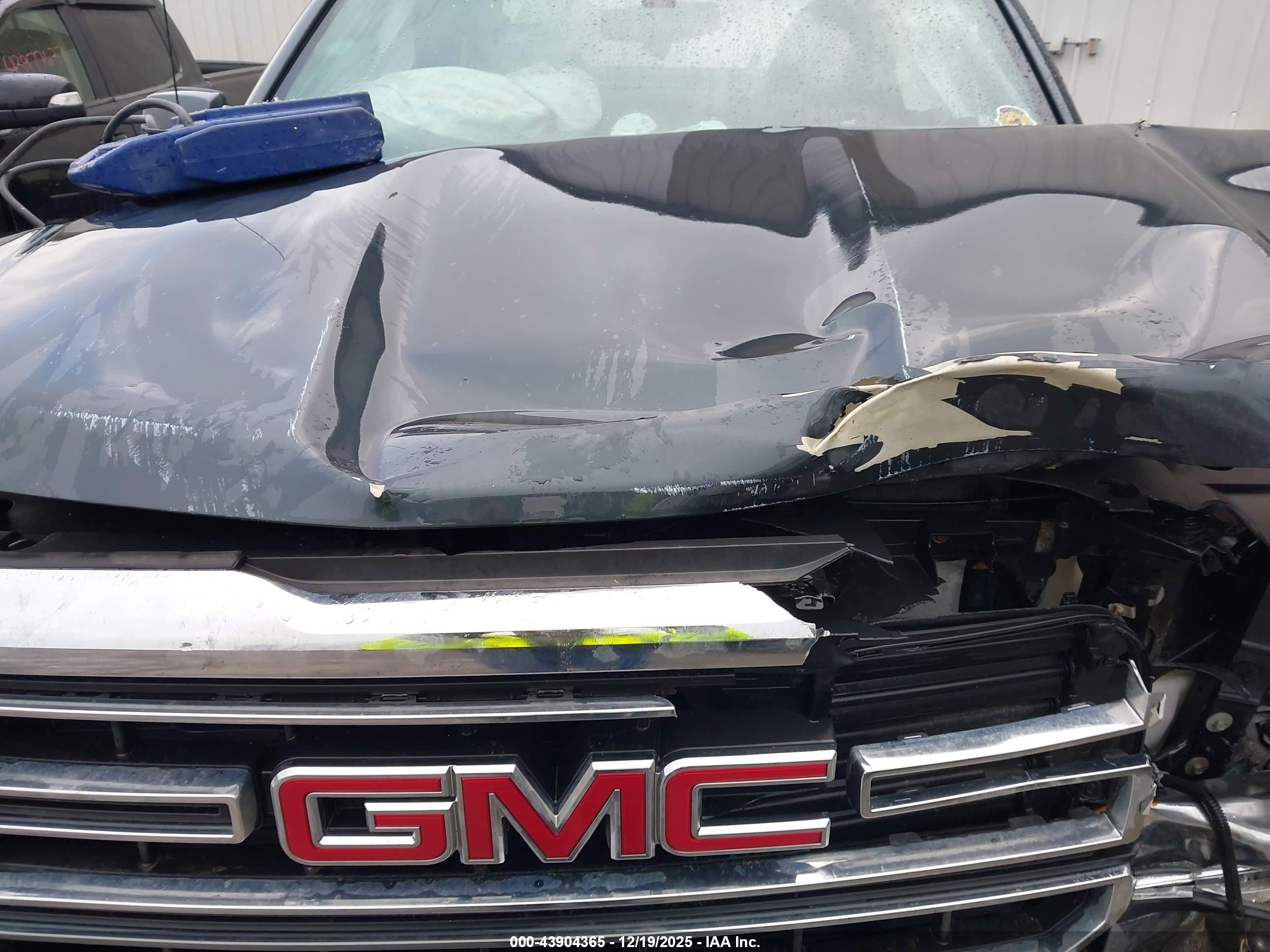 GMC SIERRA image 10