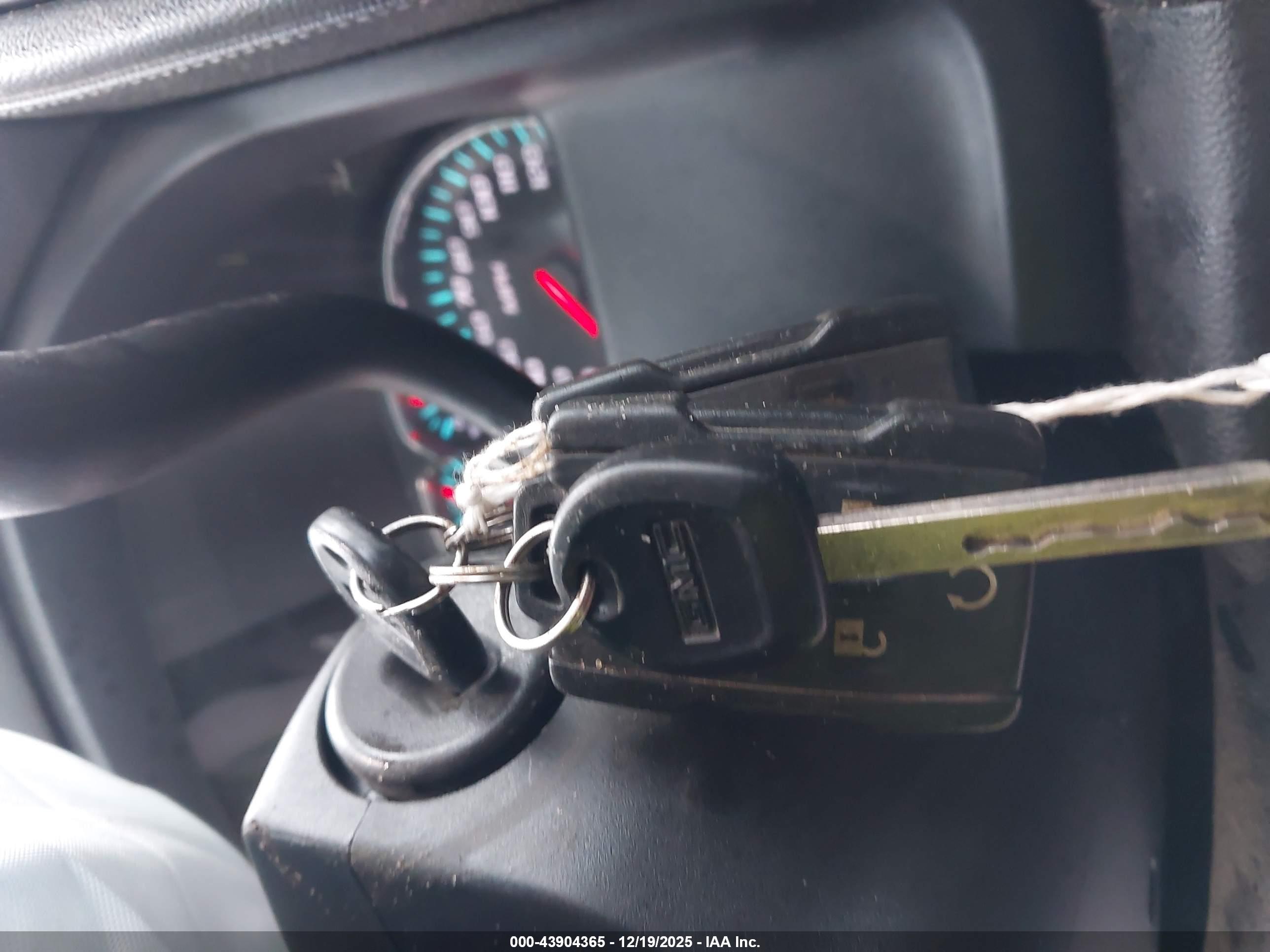 GMC SIERRA image 11