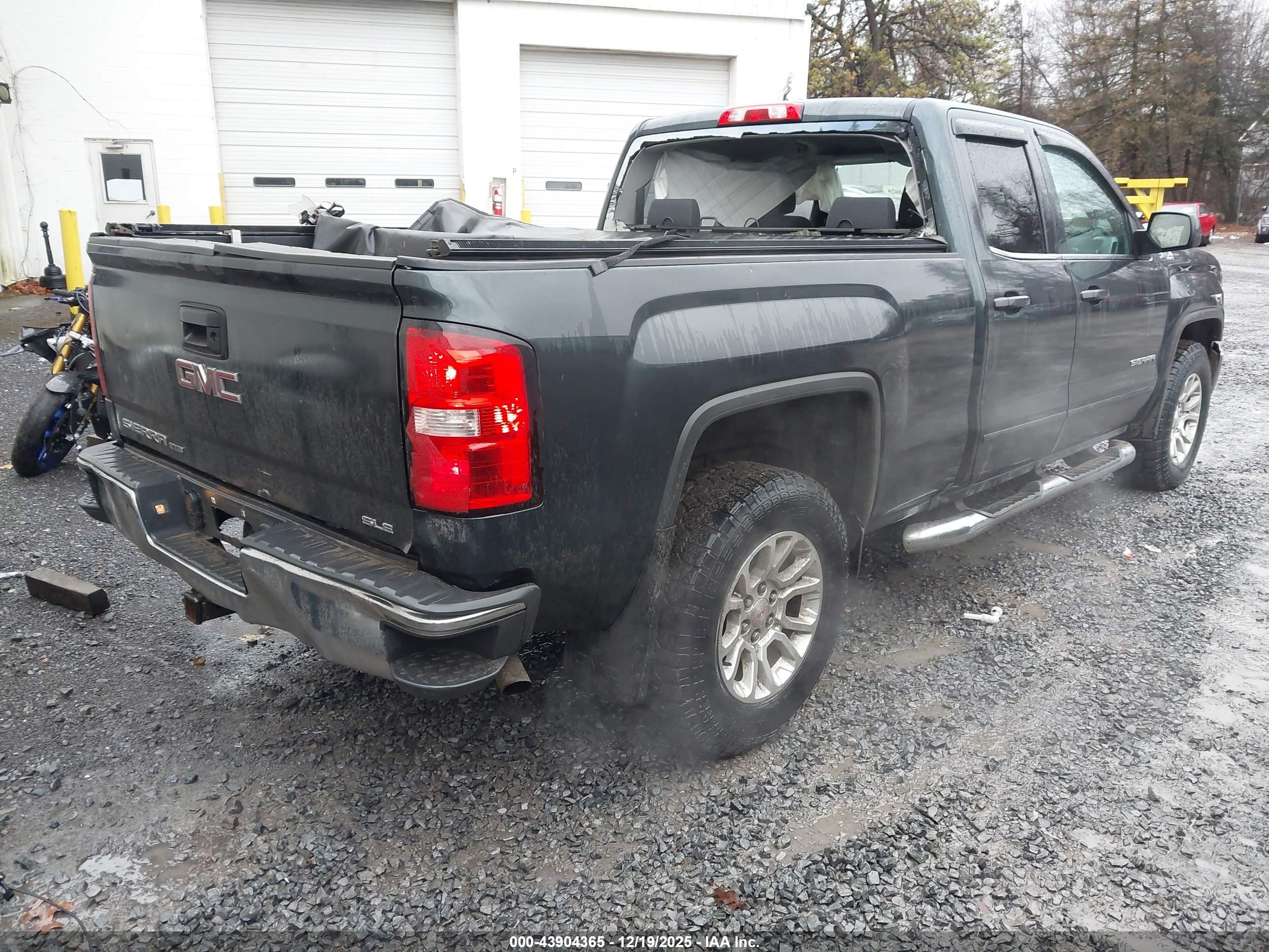 GMC SIERRA image 4