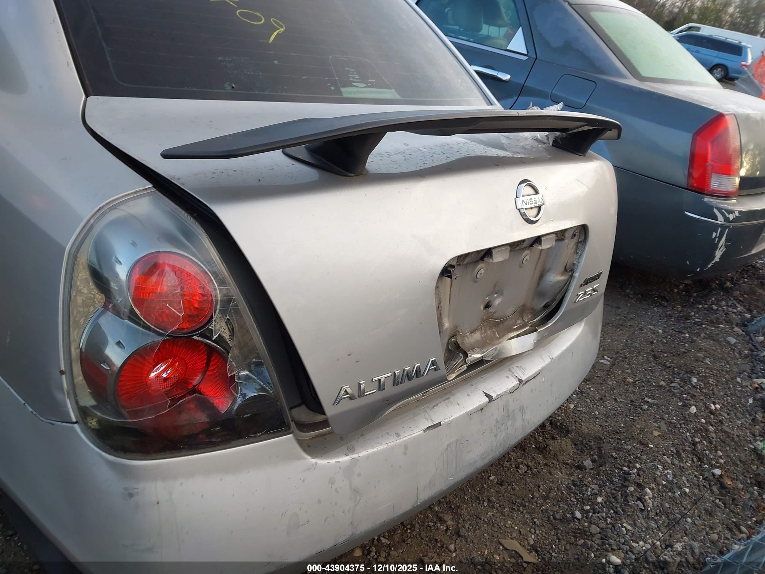 NISSAN ALTIMA image 6