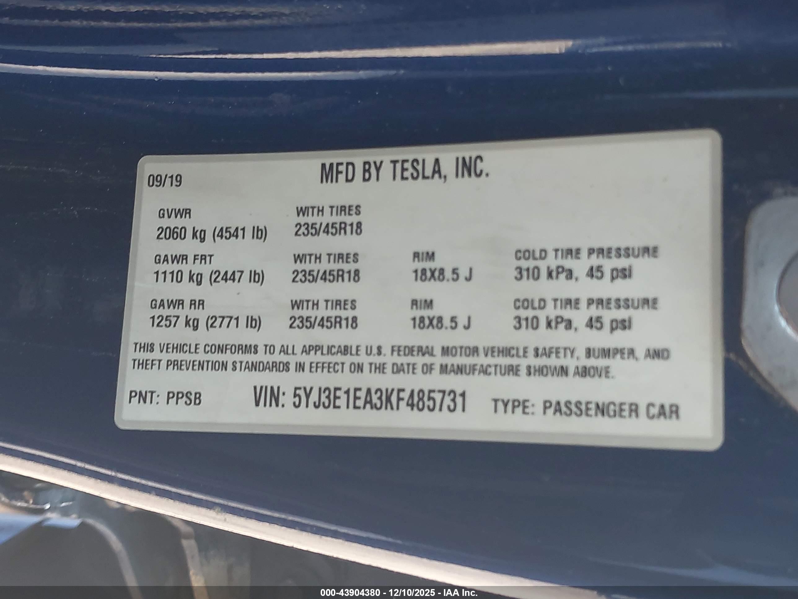 TESLA MODEL image 9