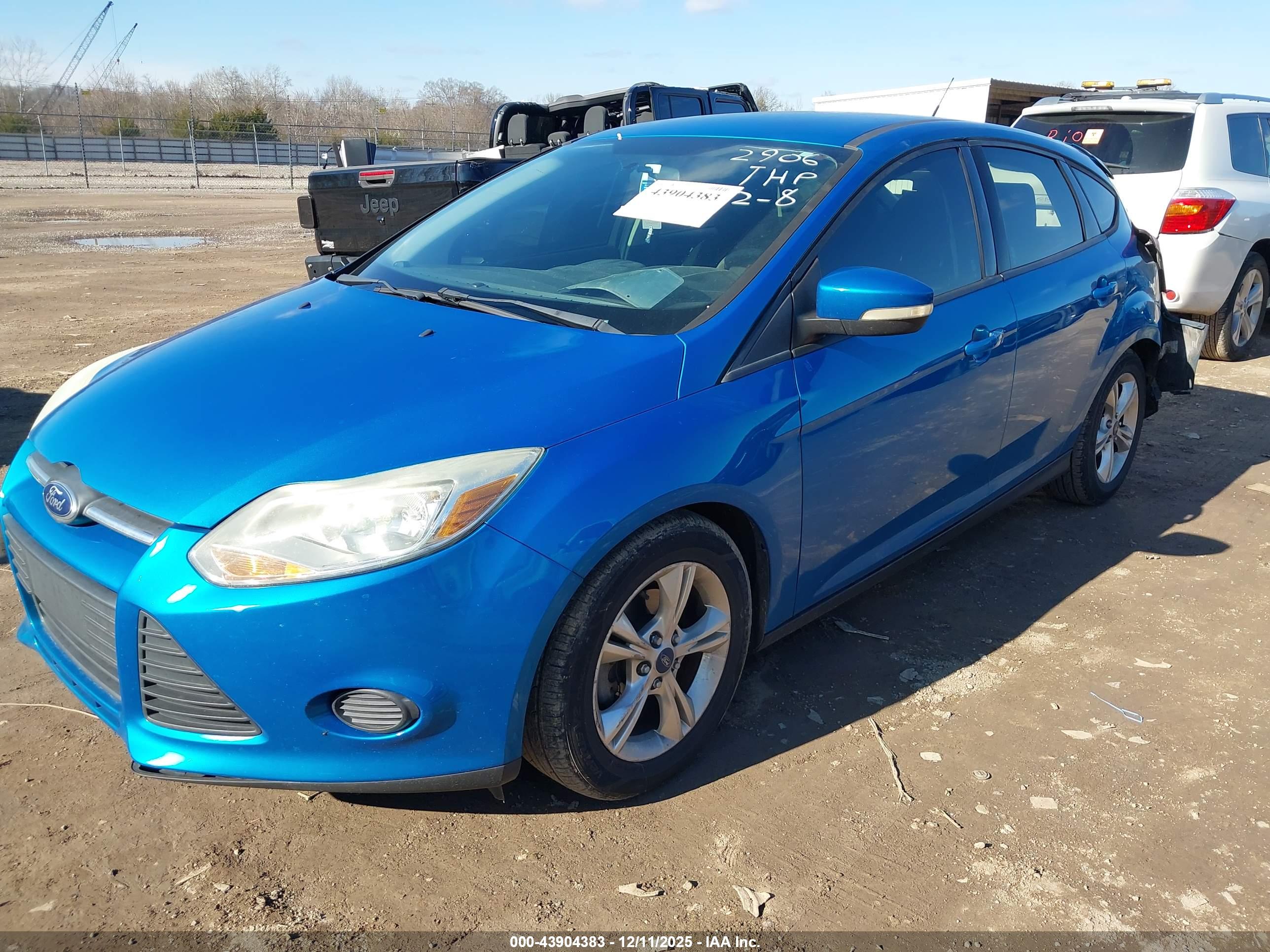 FORD FOCUS image 2