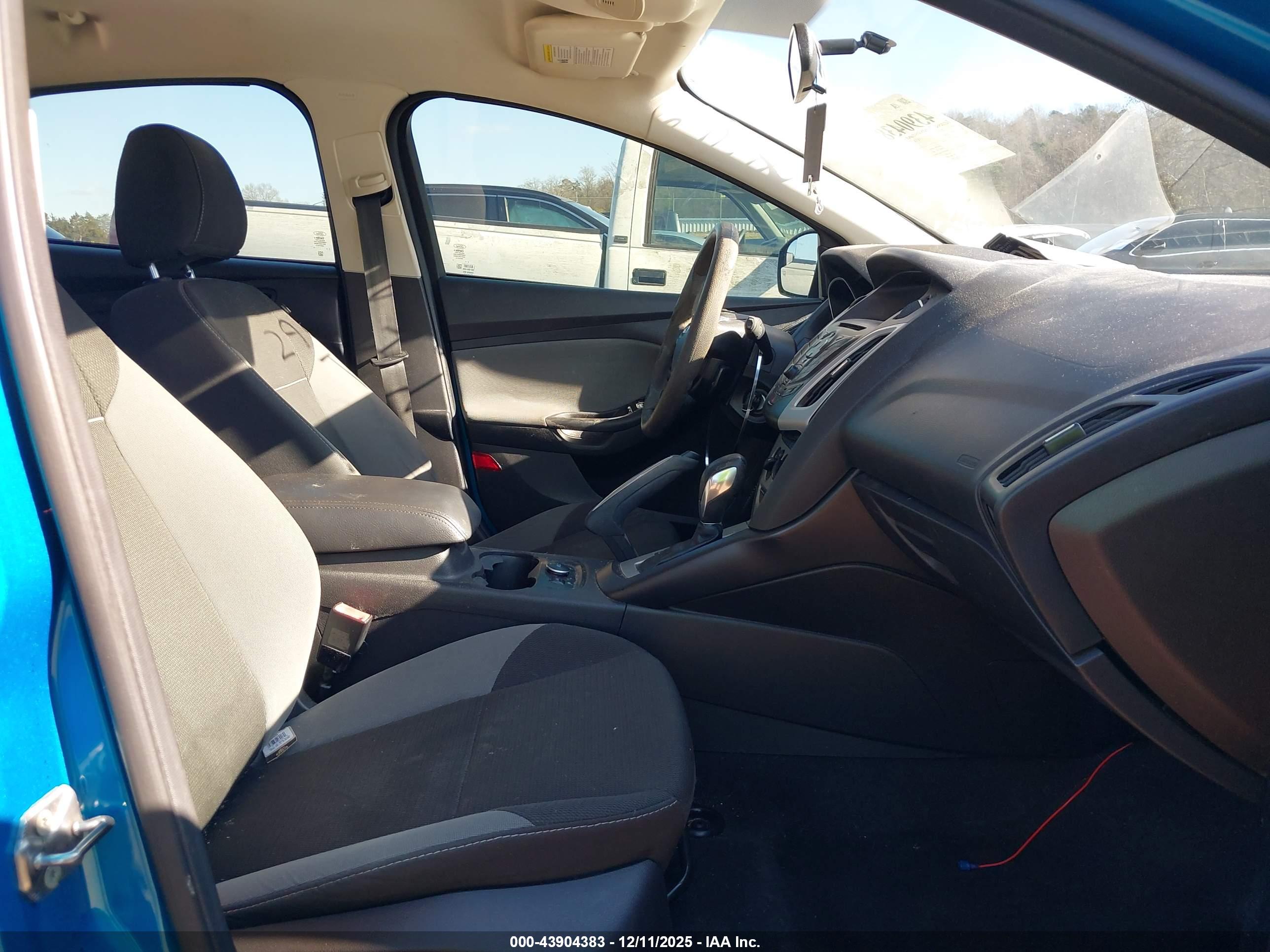 FORD FOCUS image 5