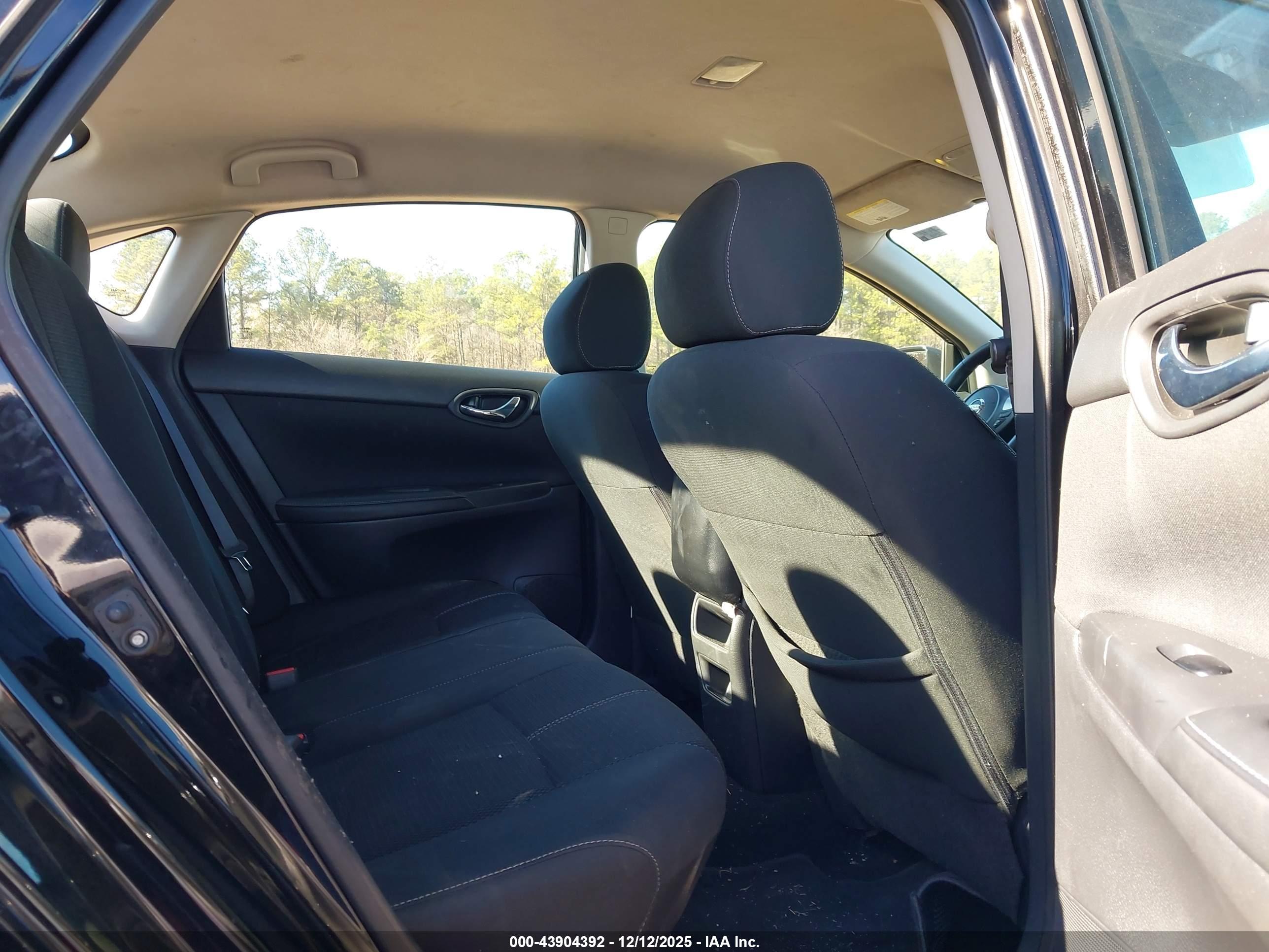 NISSAN SENTRA image 8