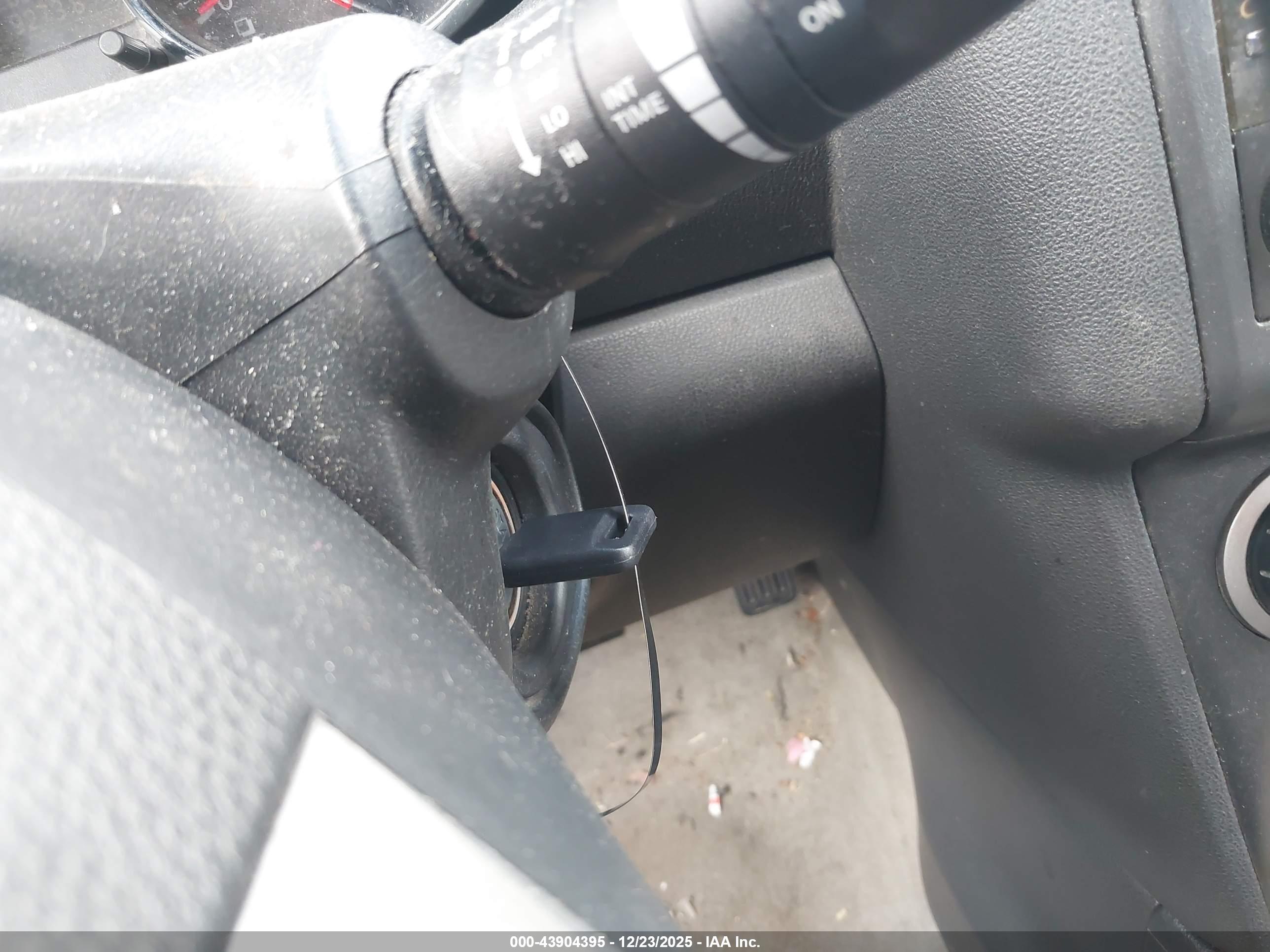 NISSAN ROGUE image 11