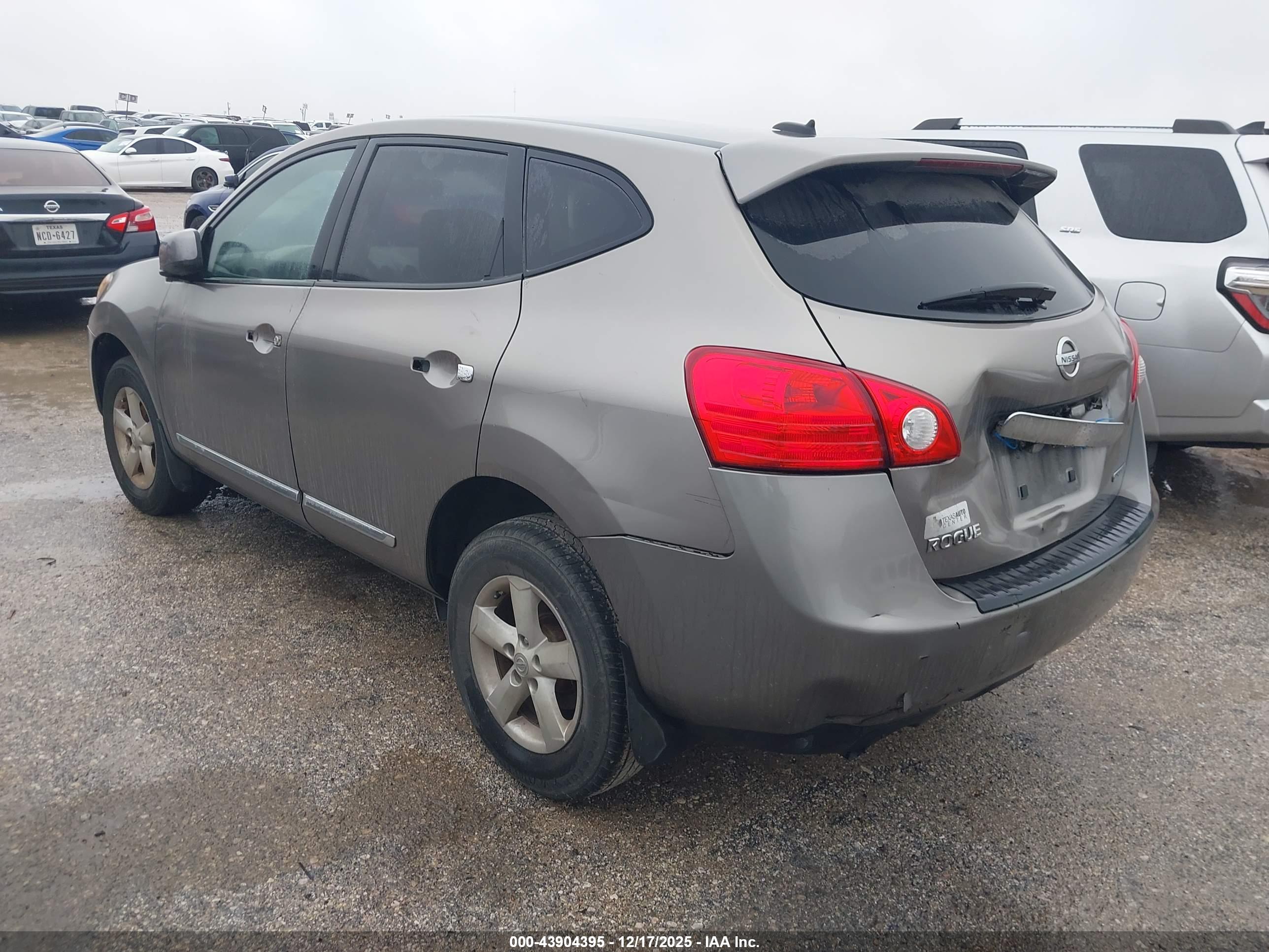 NISSAN ROGUE image 3
