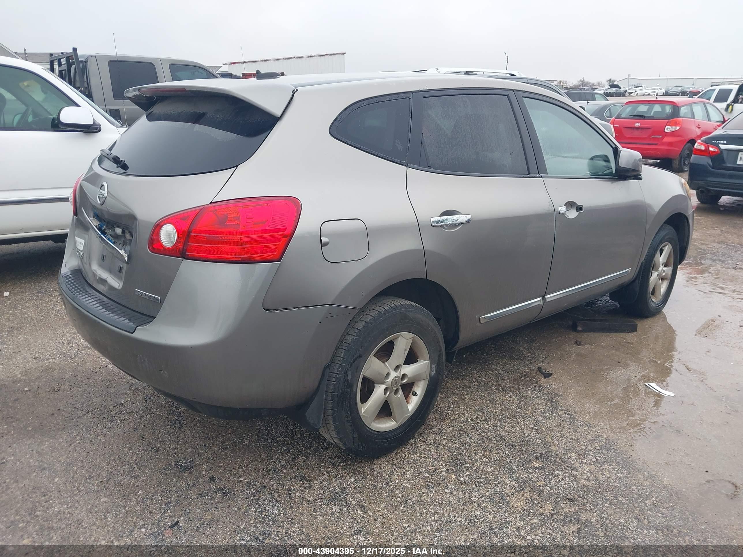NISSAN ROGUE image 4