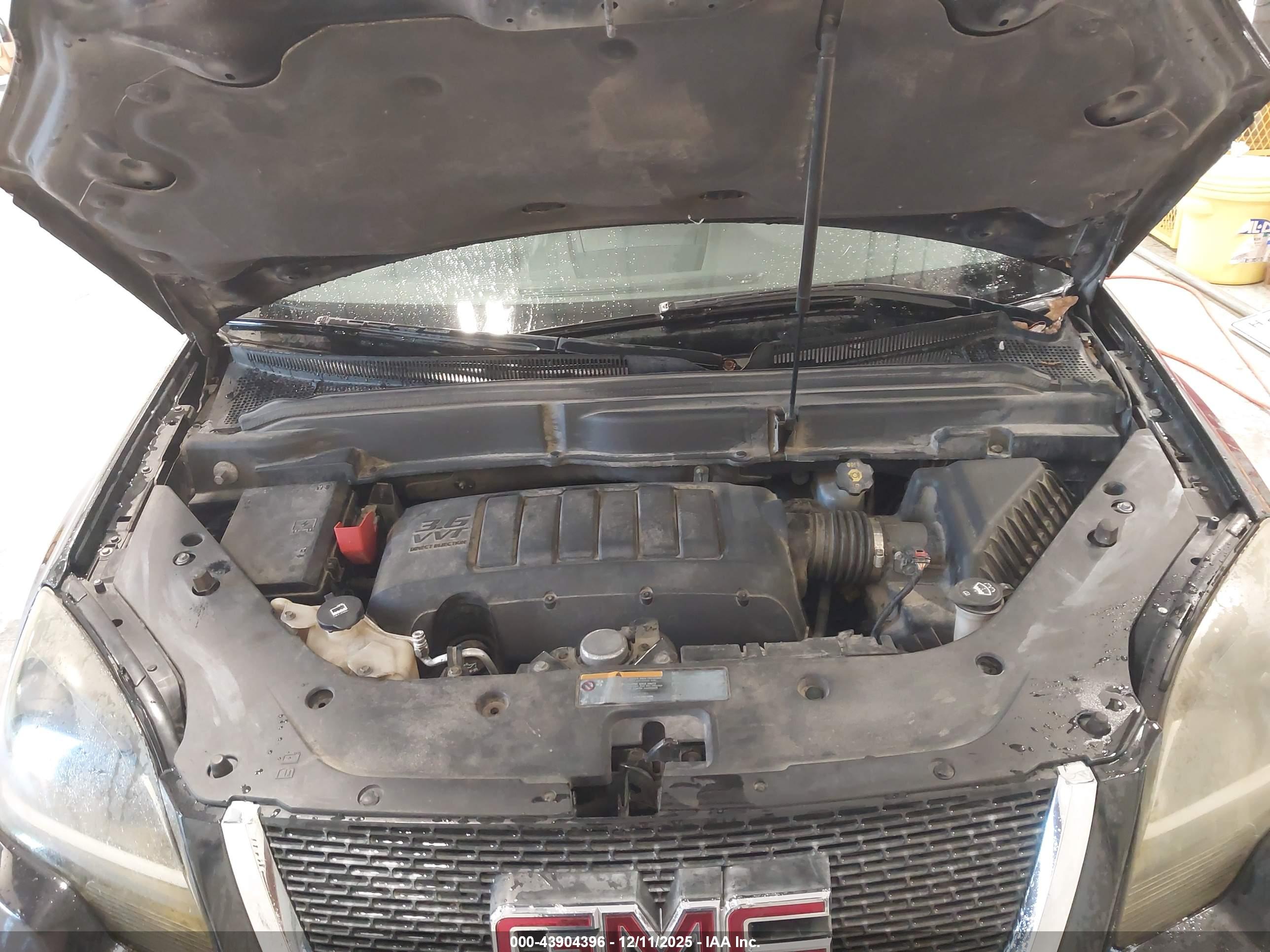 GMC ACADIA image 10
