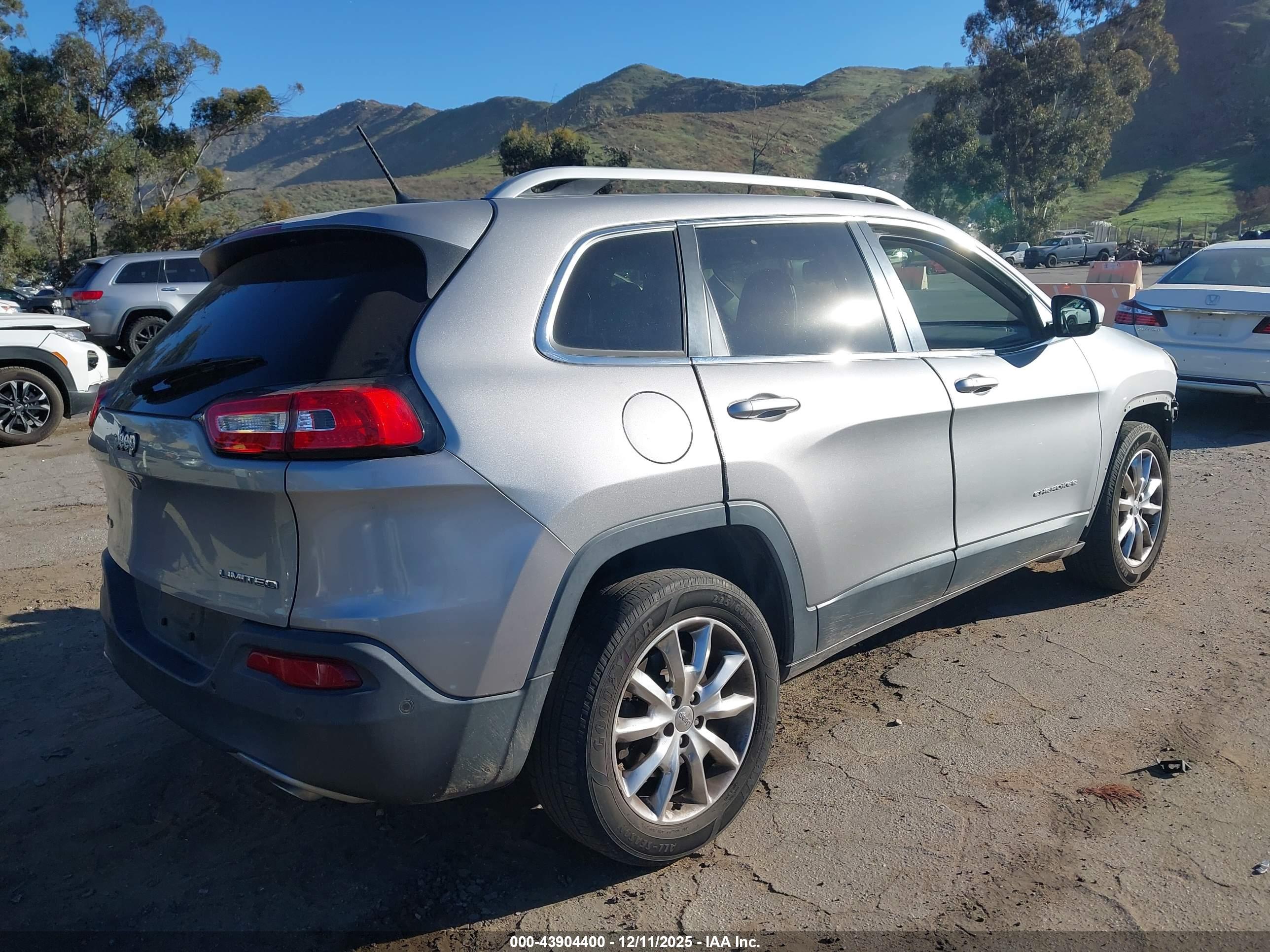 JEEP CHEROKEE image 4