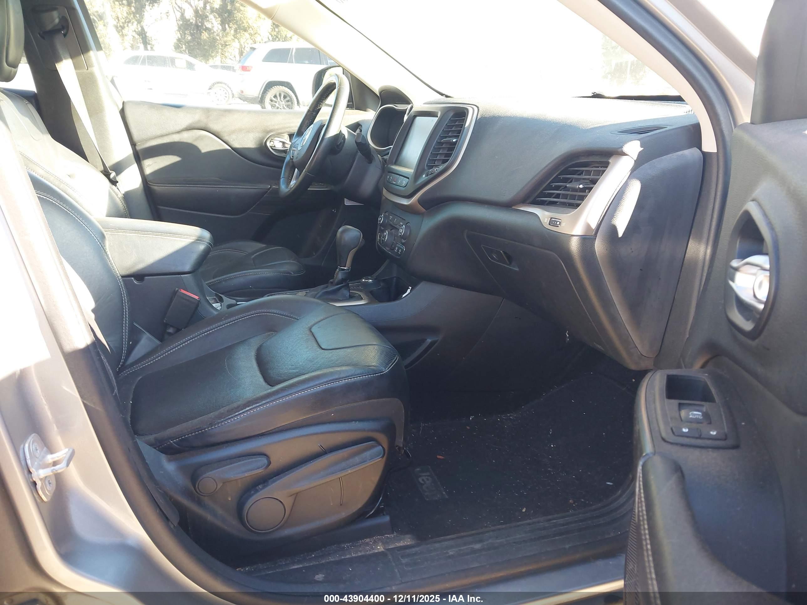 JEEP CHEROKEE image 5