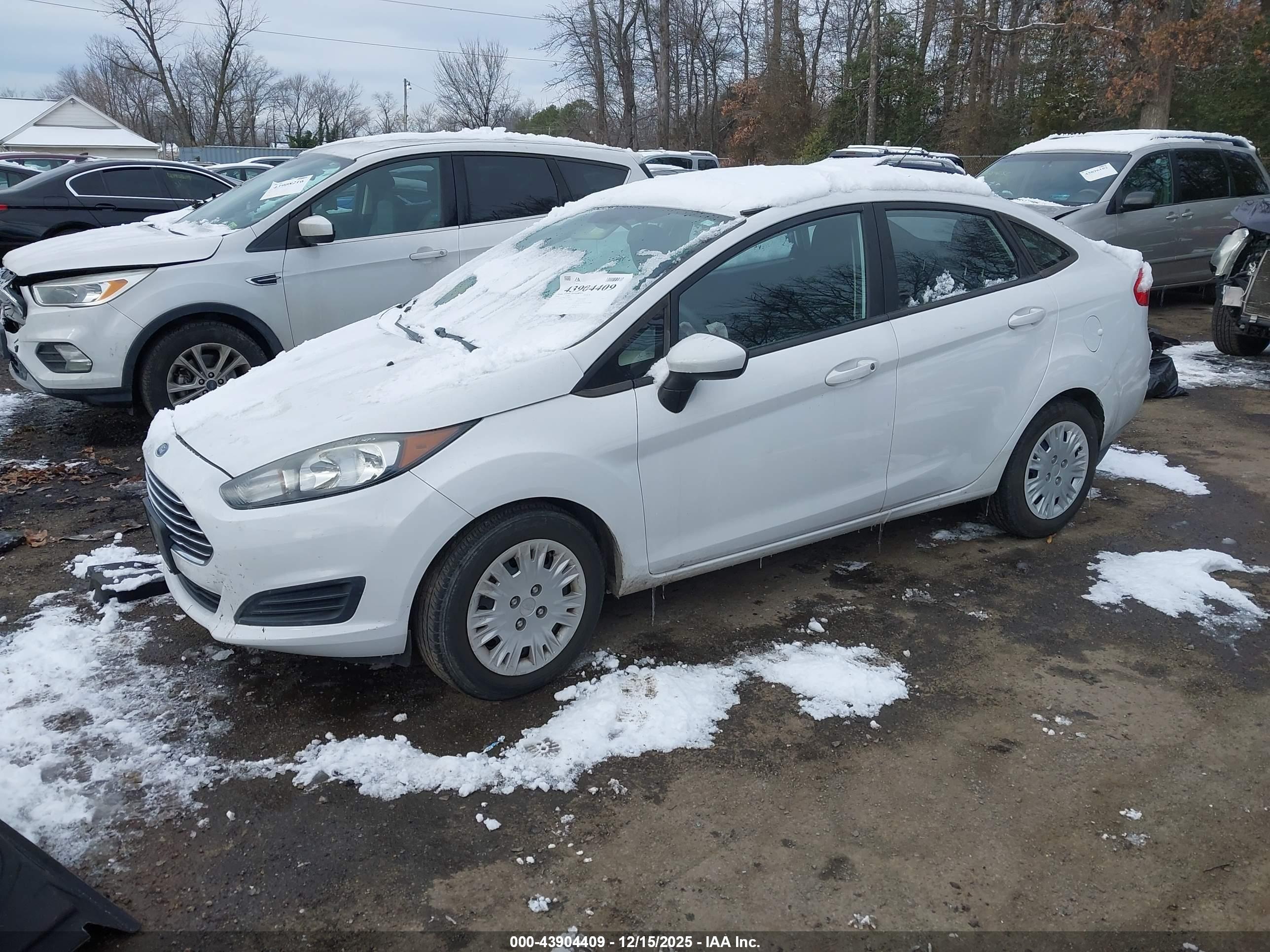 FORD FIESTA image 2