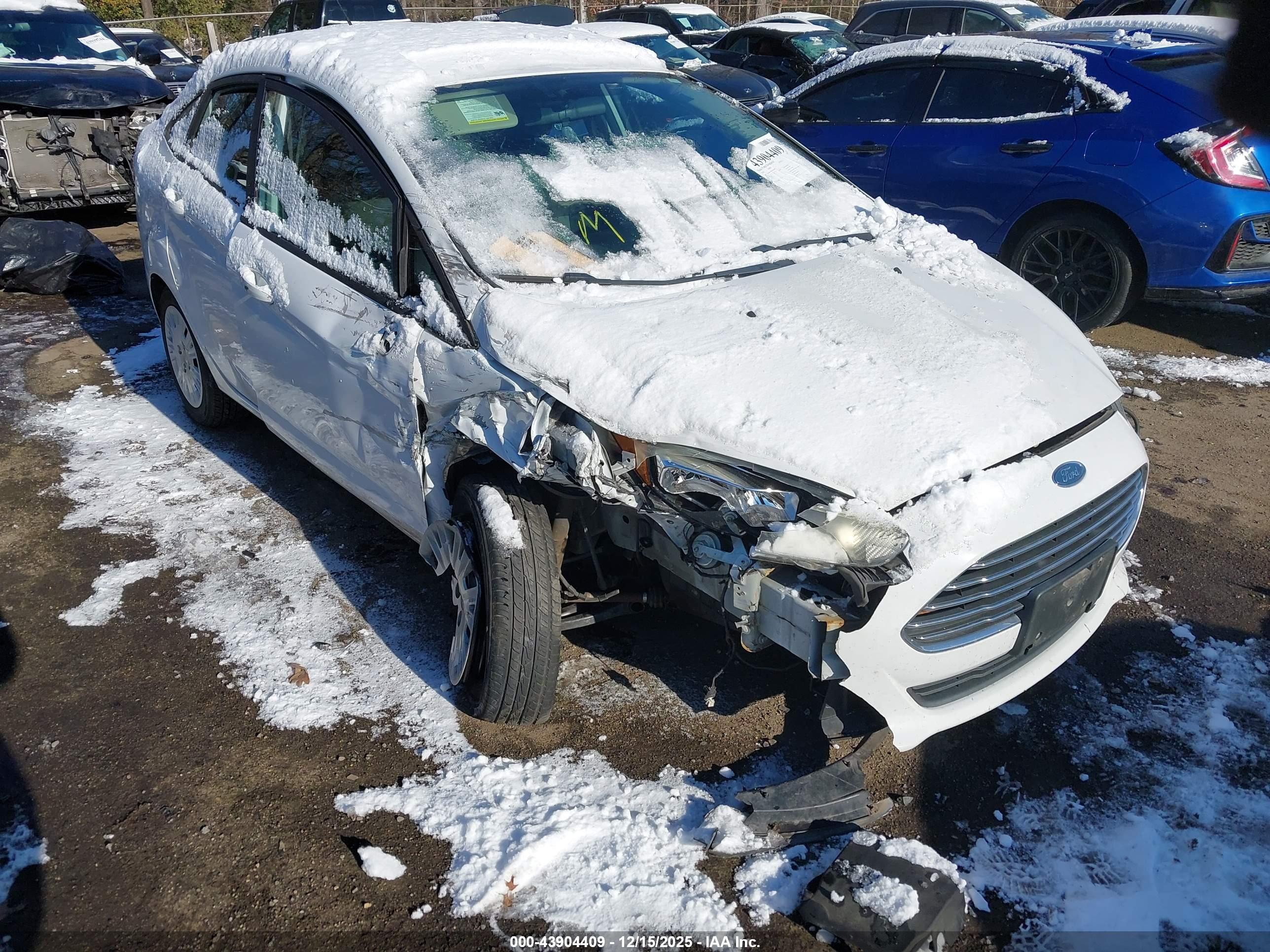 FORD FIESTA image 6