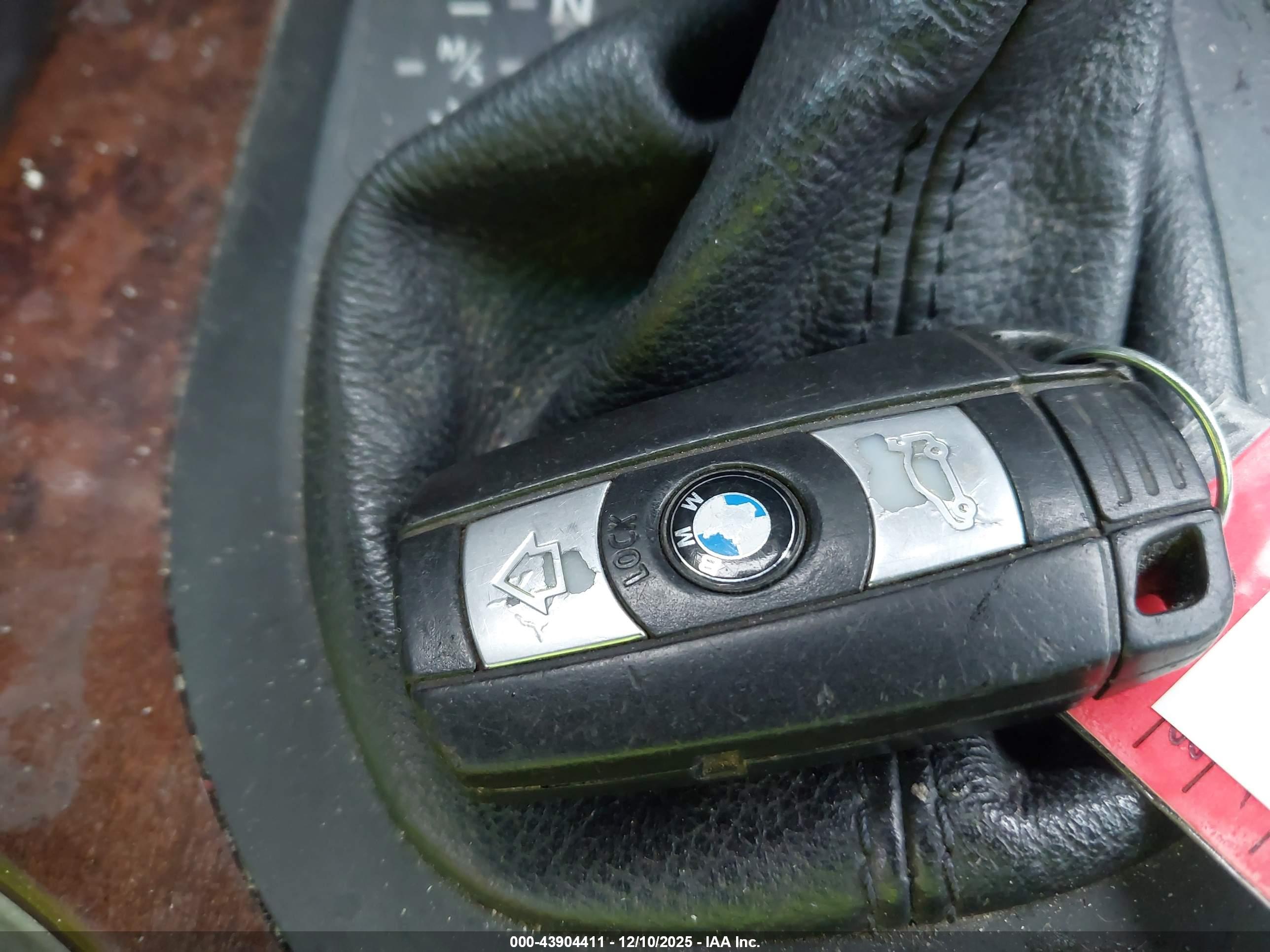 BMW 525I image 11