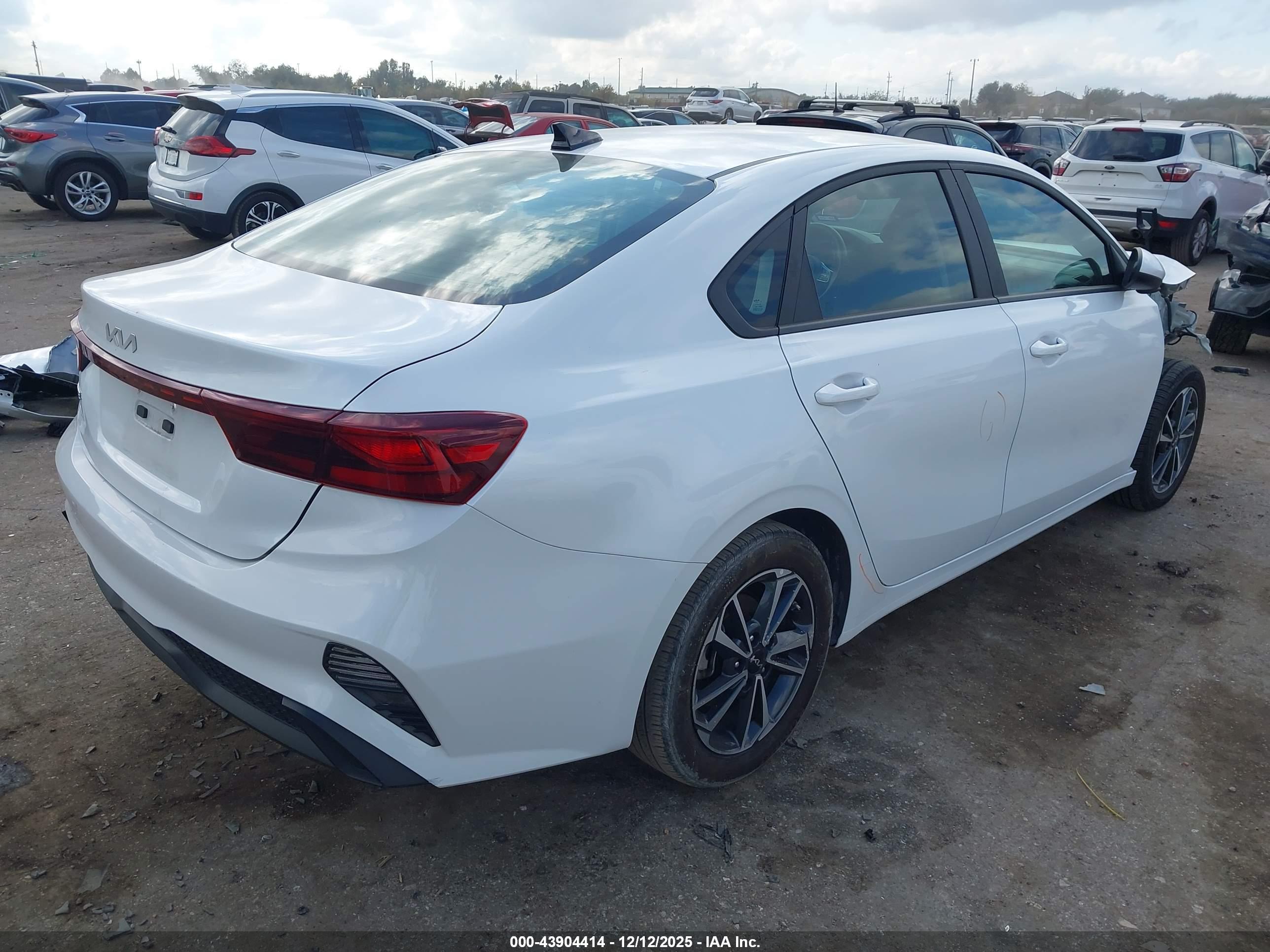 KIA FORTE image 4