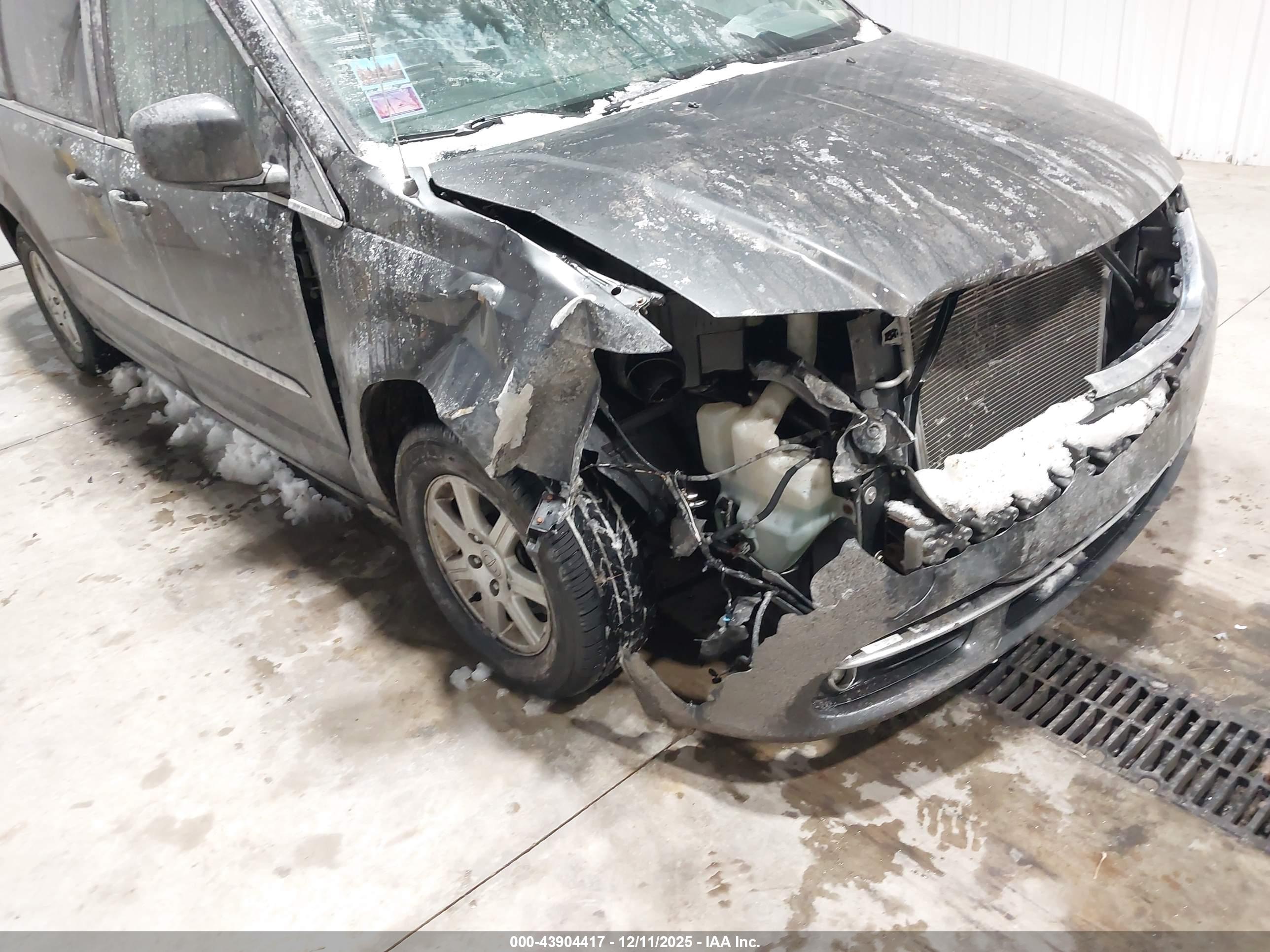 CHRYSLER TOWN image 6