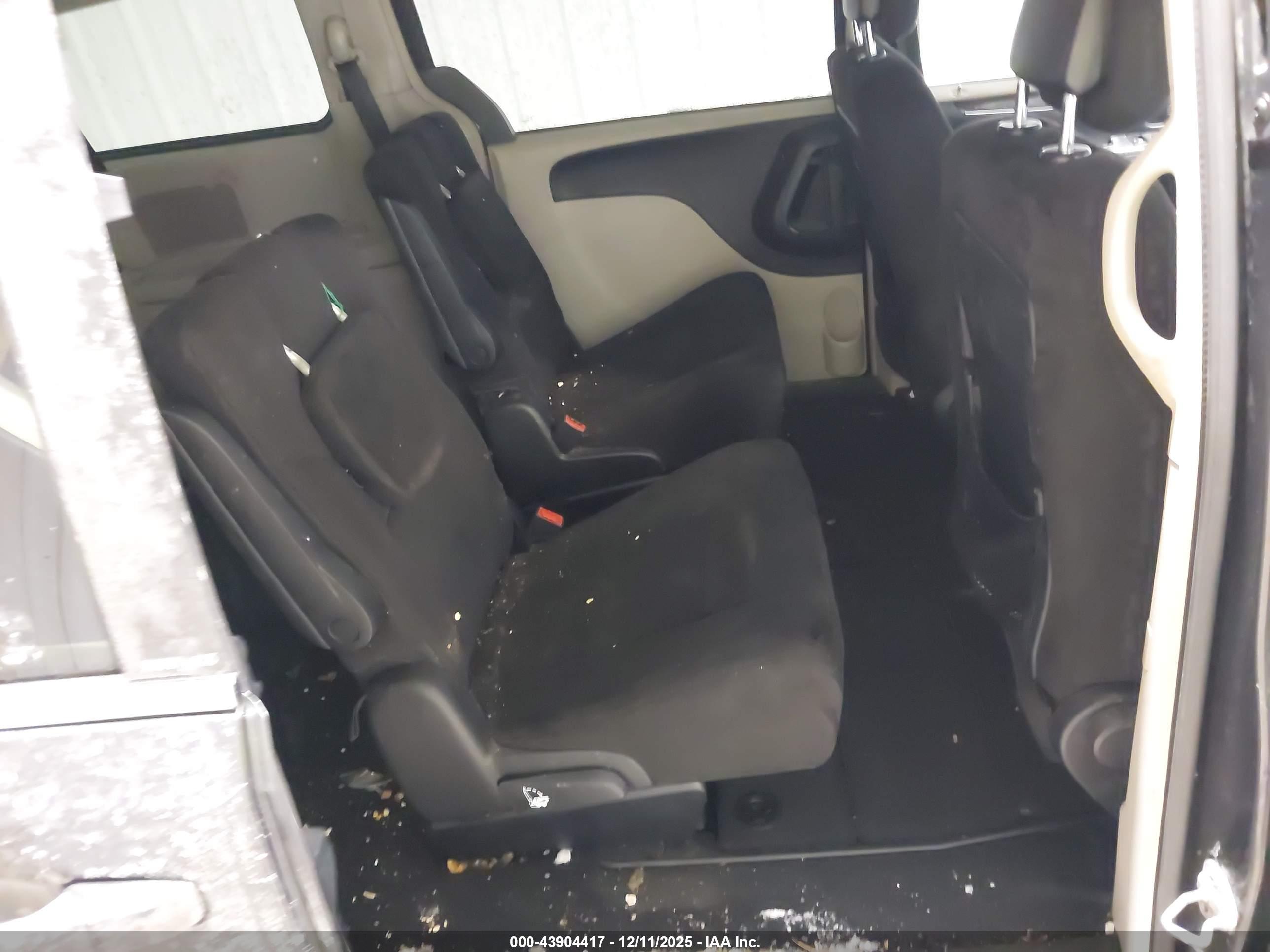 CHRYSLER TOWN image 8