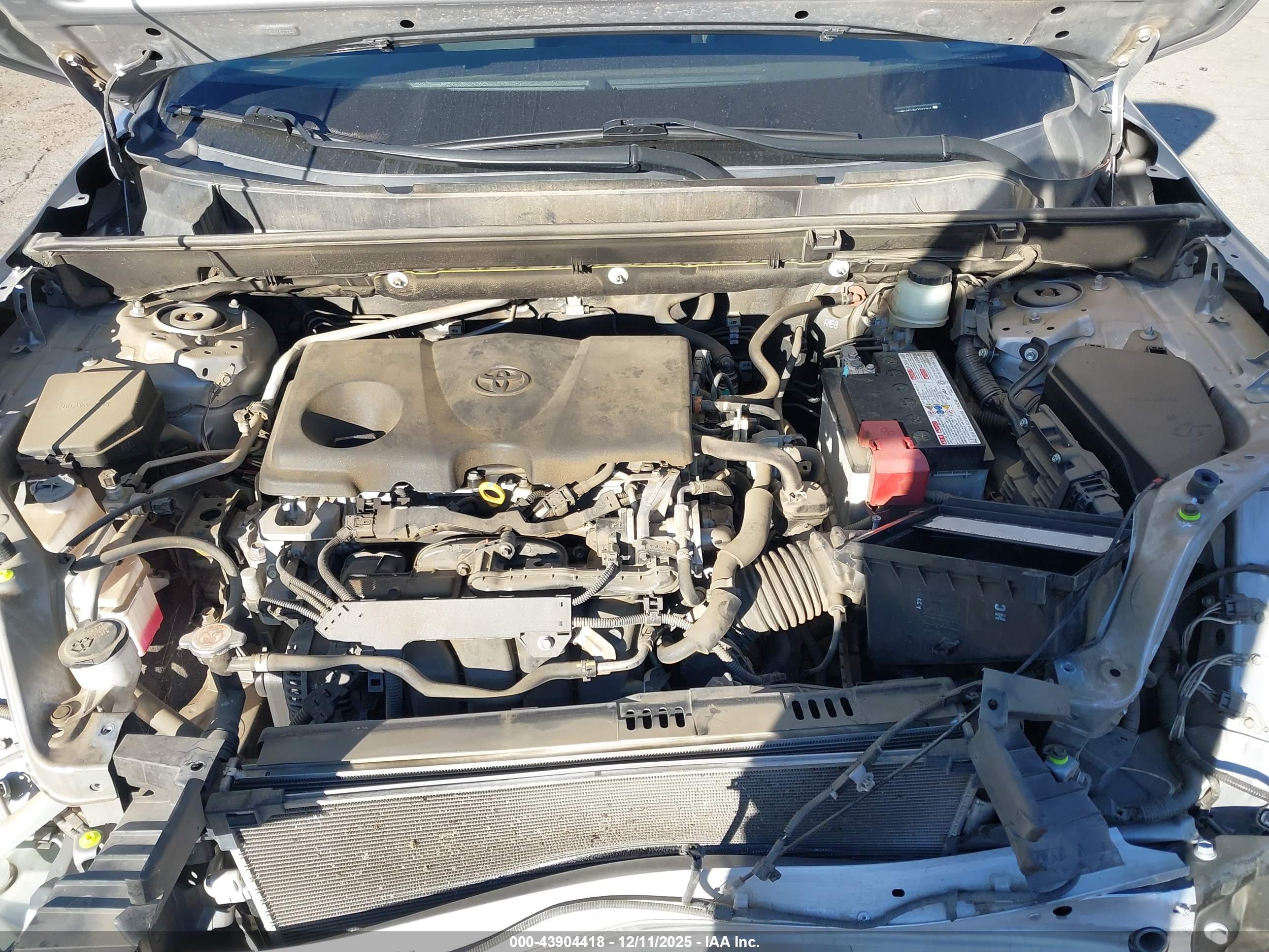 TOYOTA RAV4 image 10
