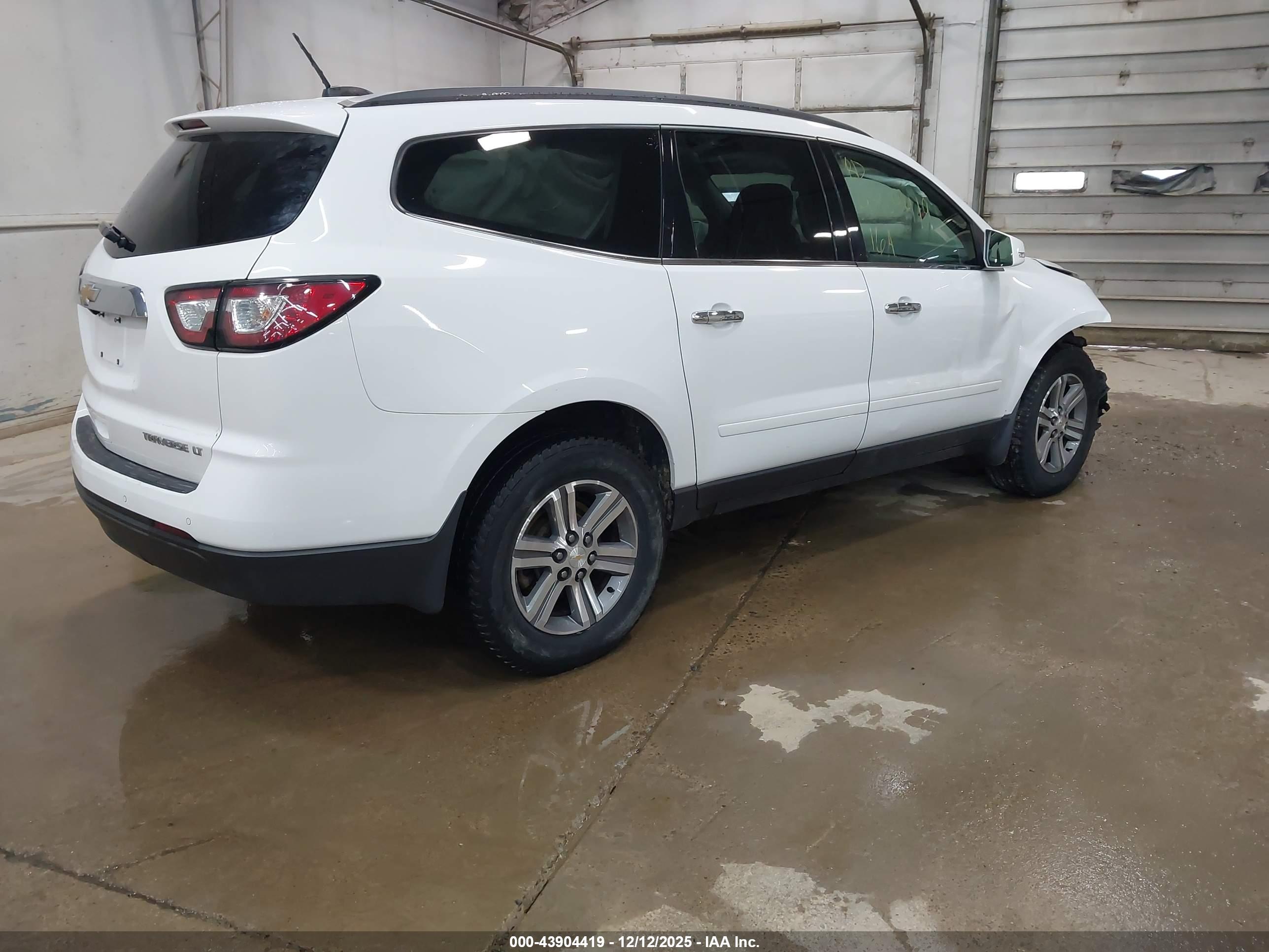 CHEVROLET TRAVERSE image 4