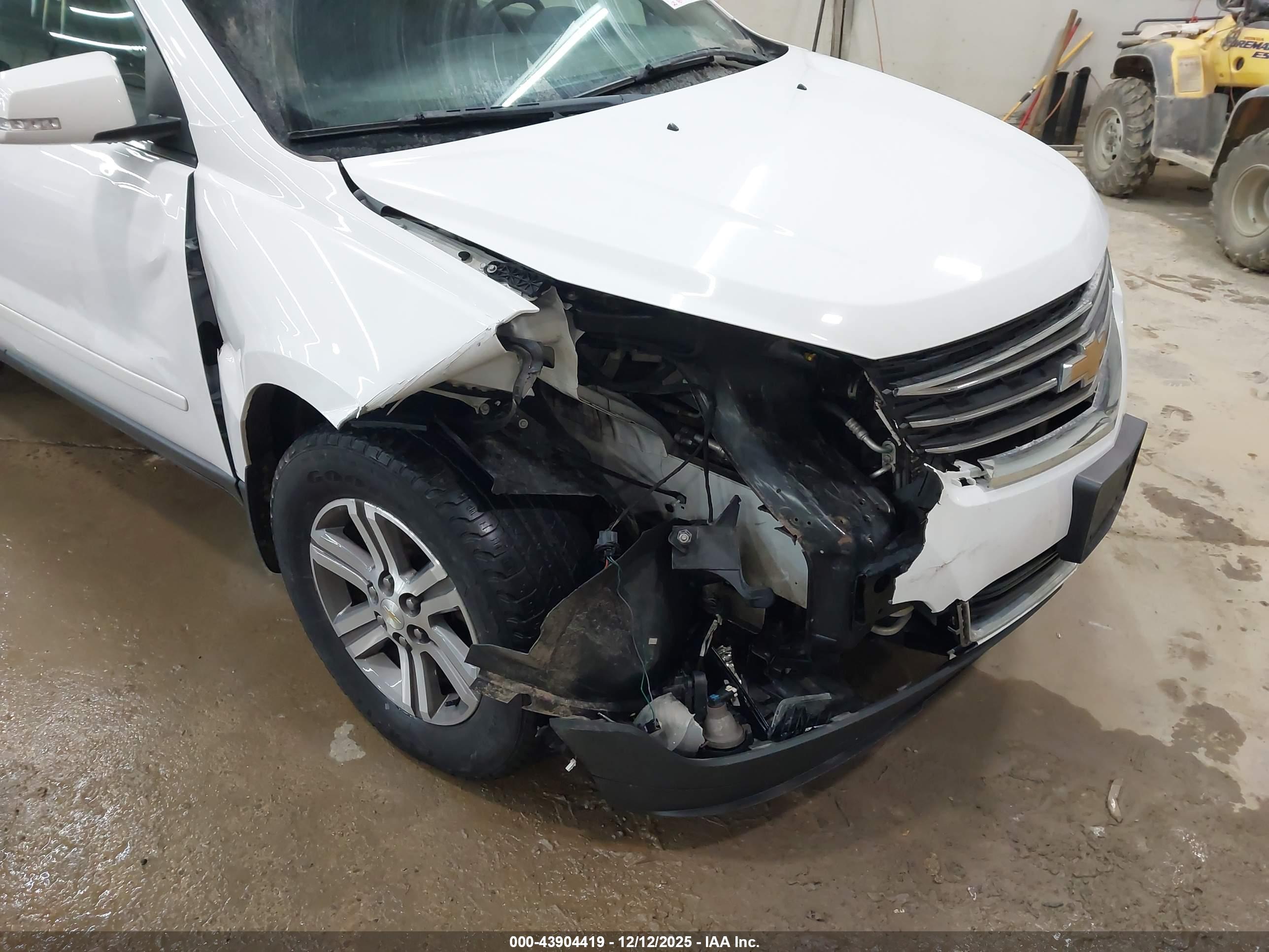 CHEVROLET TRAVERSE image 6