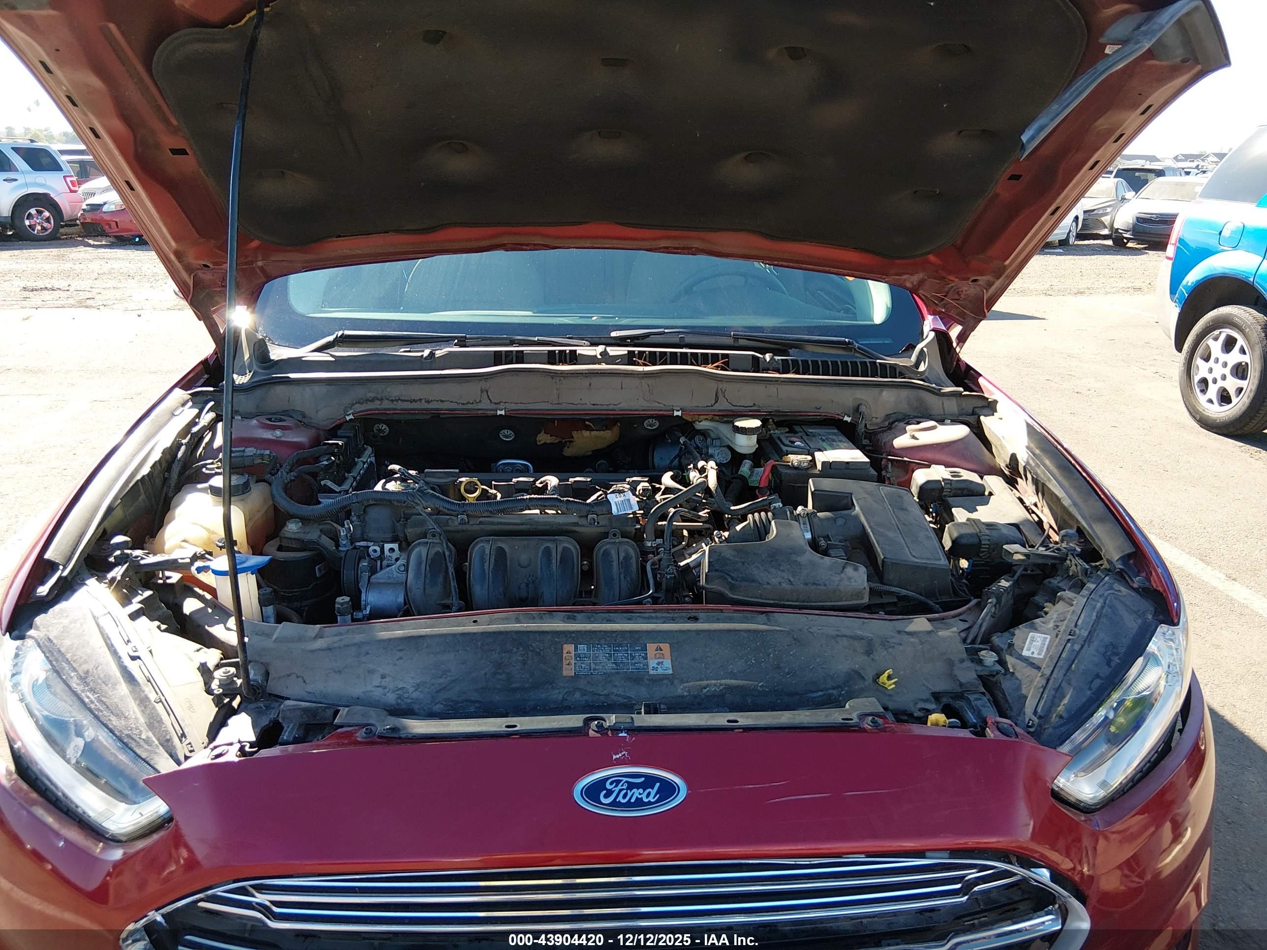 FORD FUSION image 10