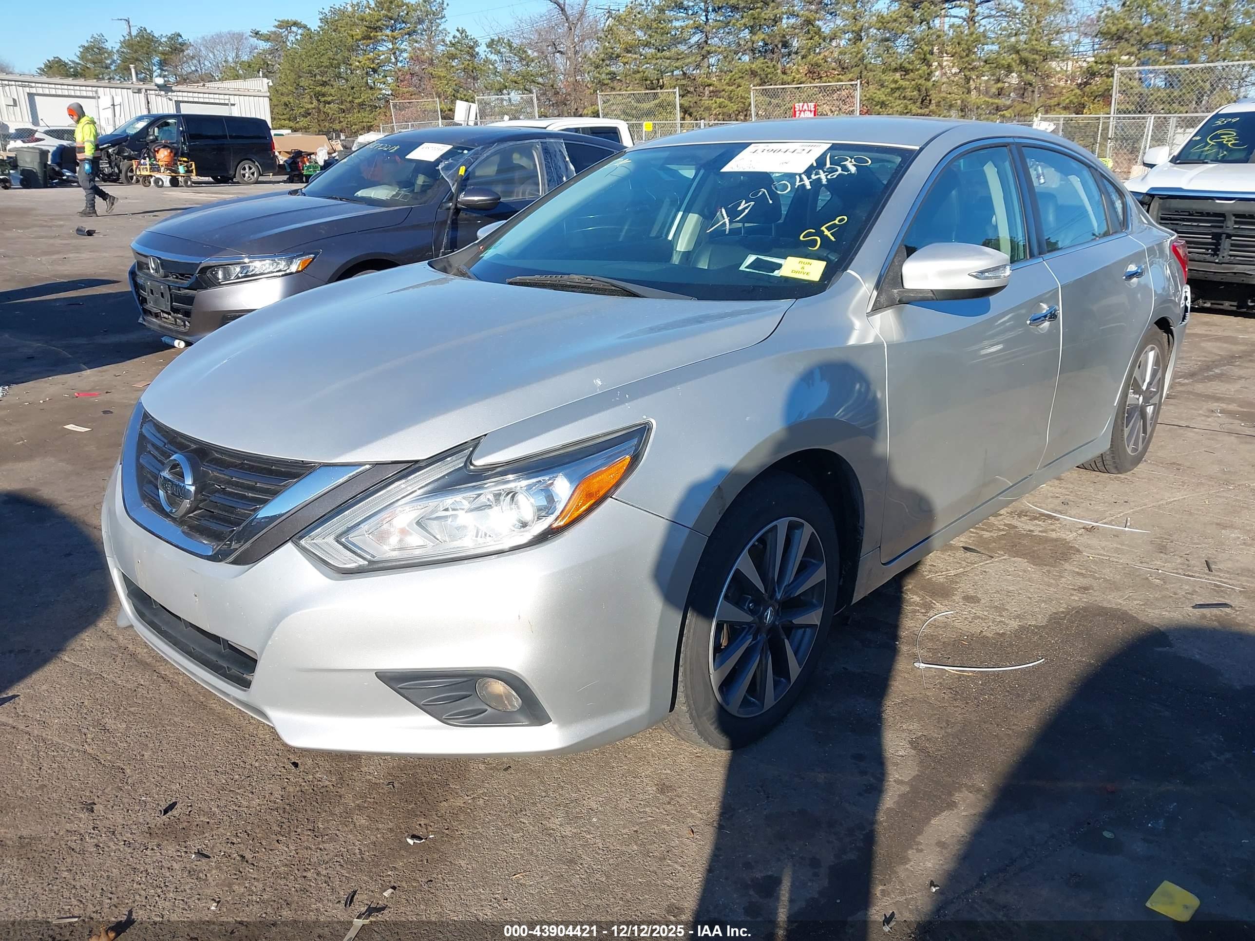 NISSAN ALTIMA image 2