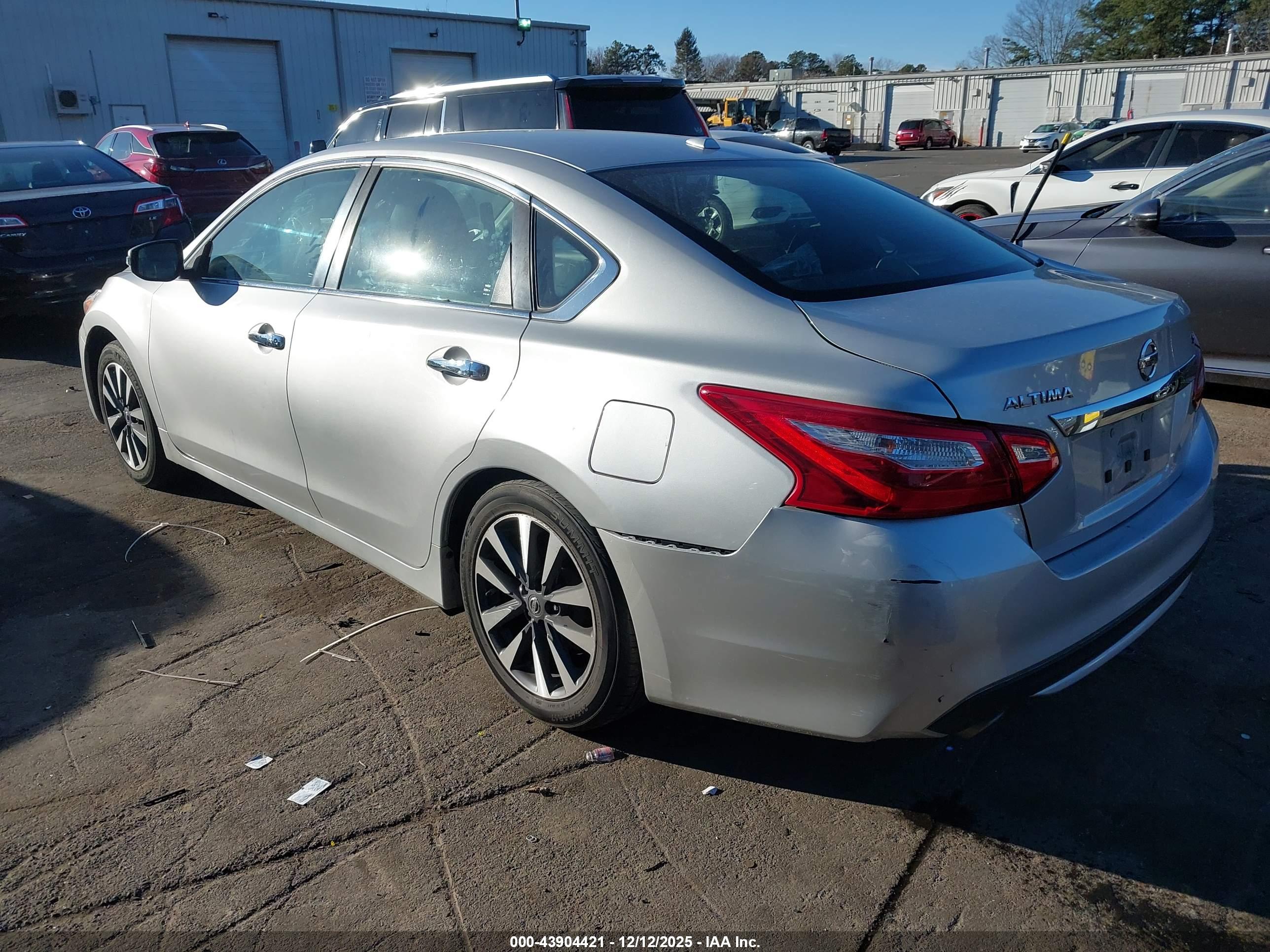 NISSAN ALTIMA image 3