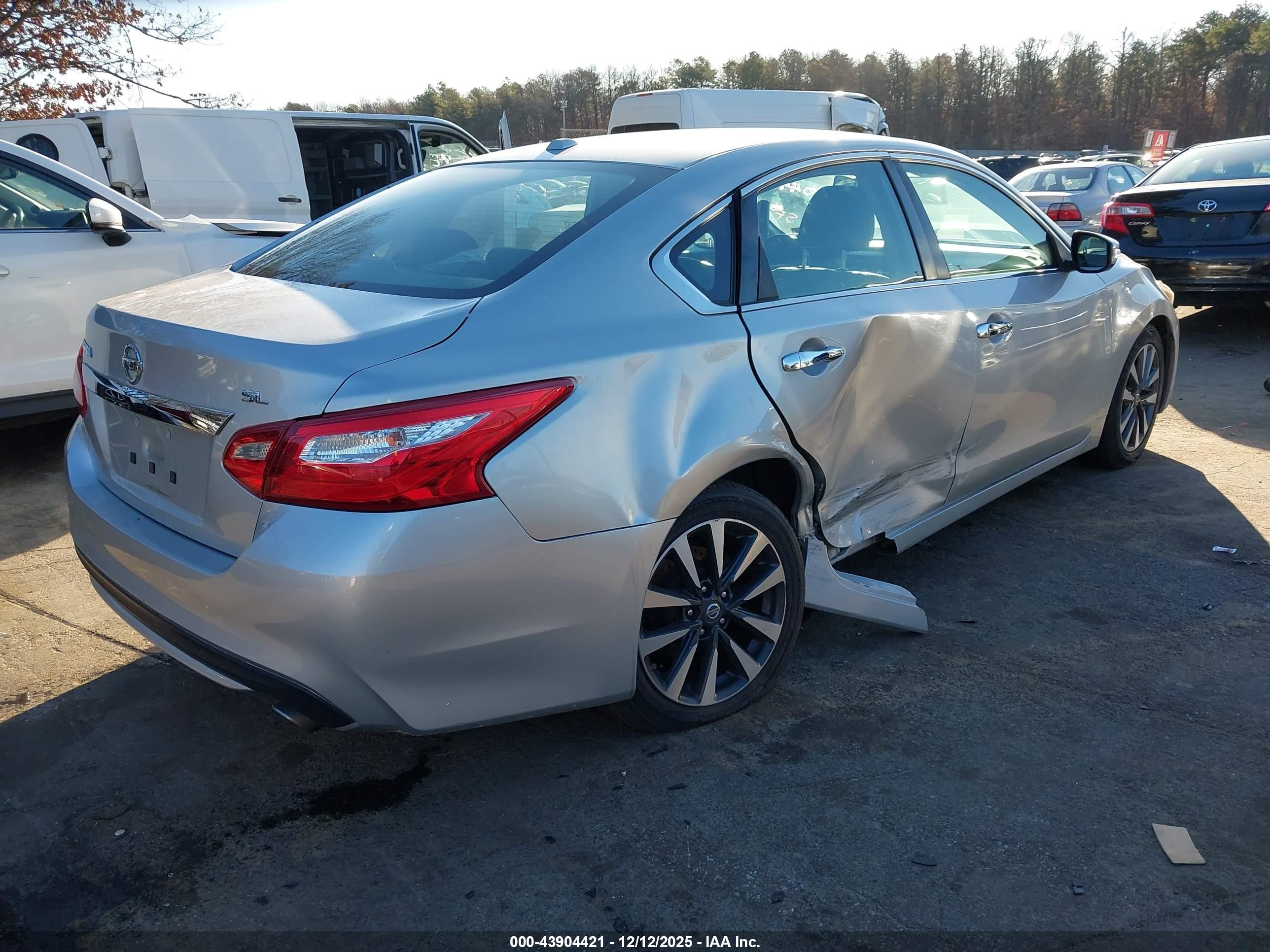 NISSAN ALTIMA image 4