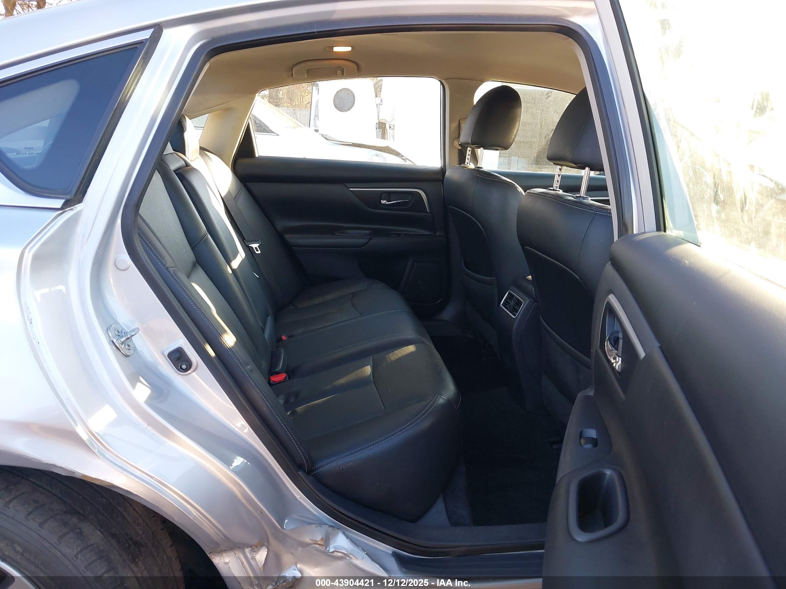 NISSAN ALTIMA image 8