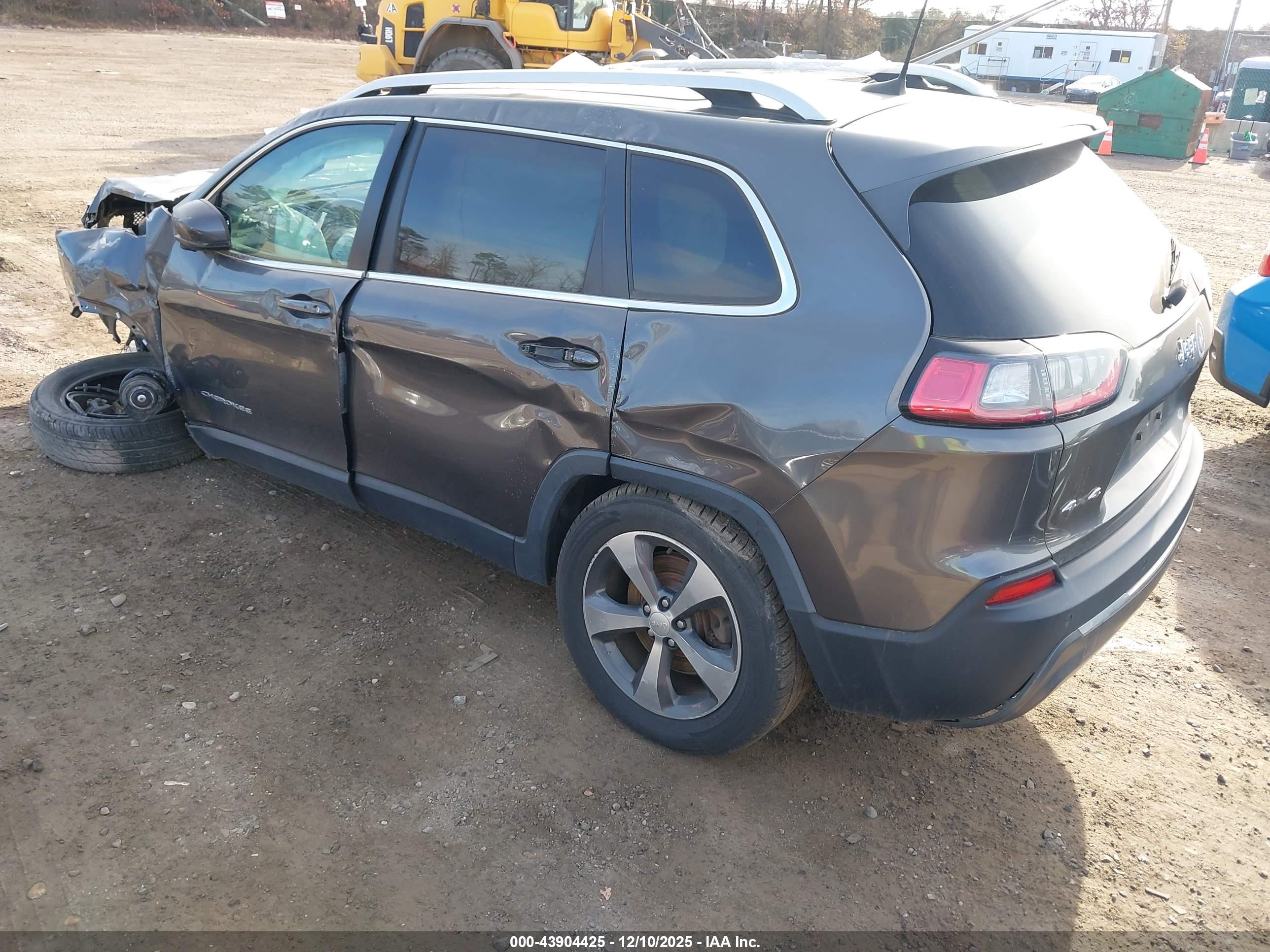JEEP CHEROKEE image 3