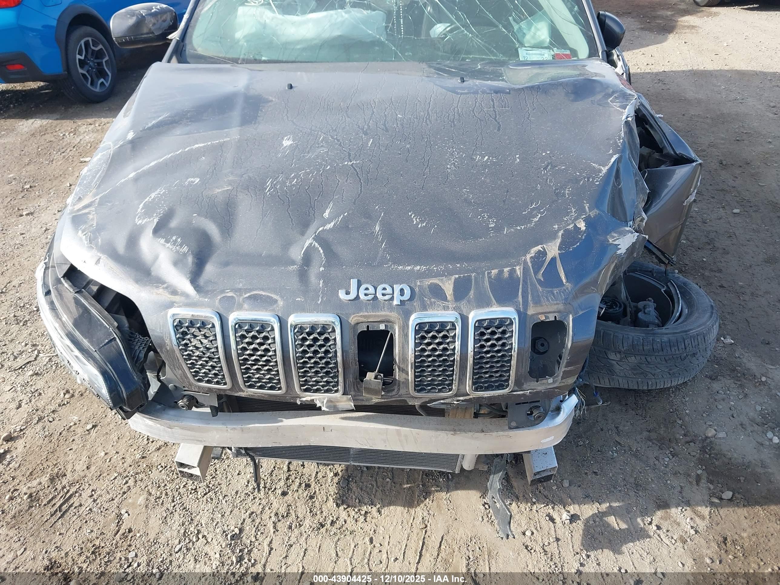 JEEP CHEROKEE image 6
