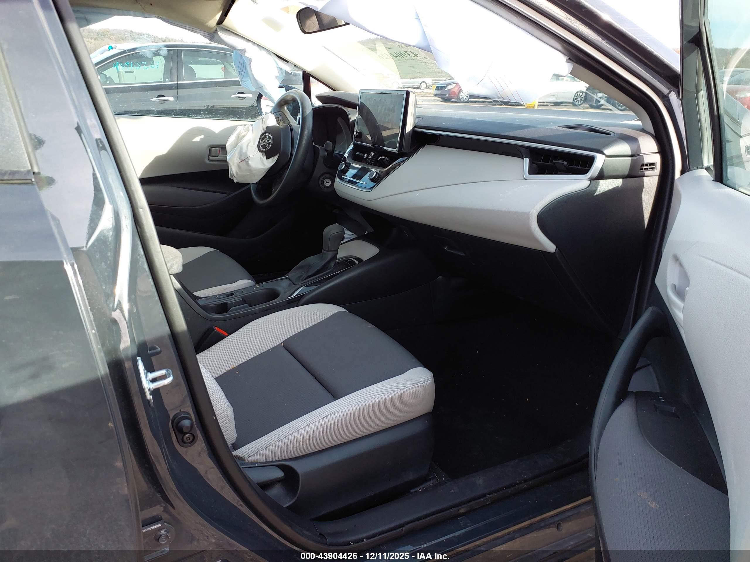 TOYOTA COROLLA image 5