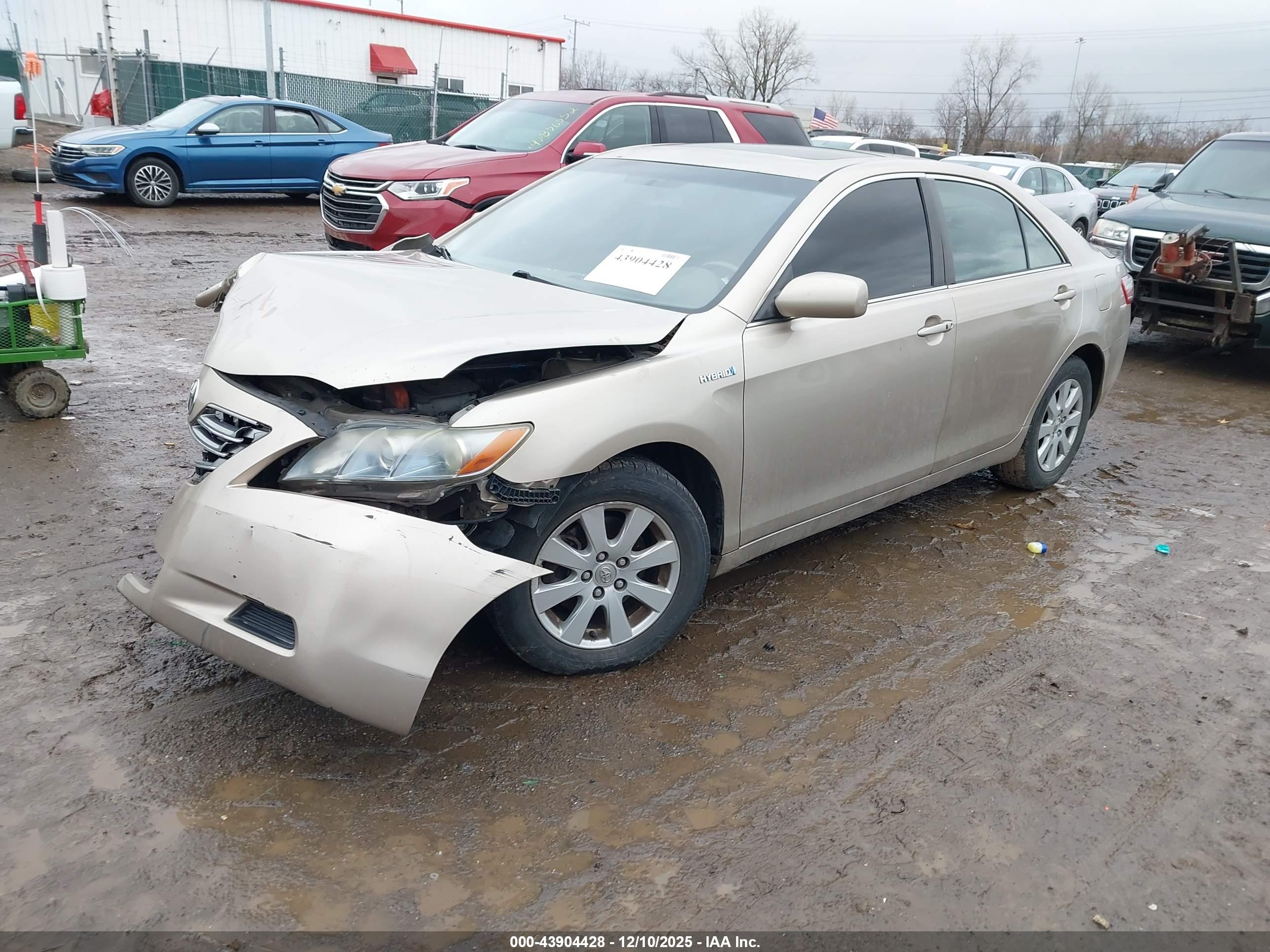 TOYOTA CAMRY image 2