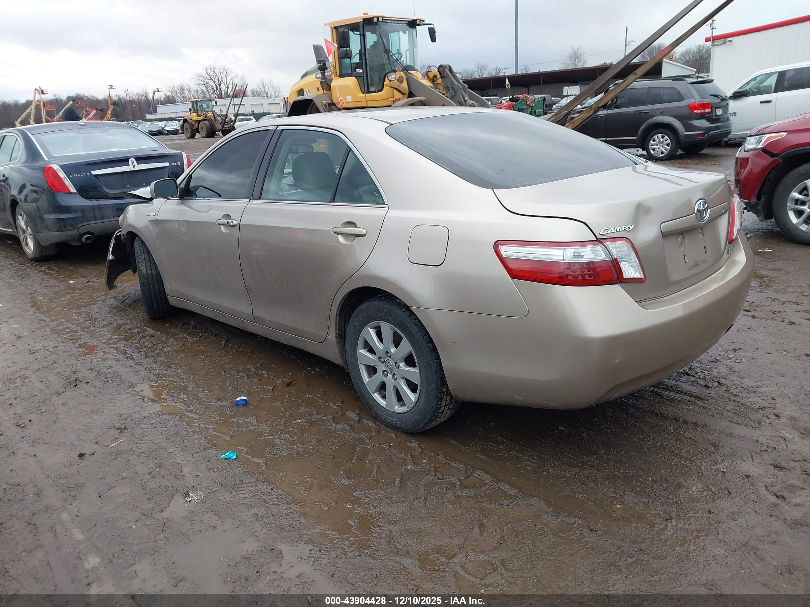TOYOTA CAMRY image 3