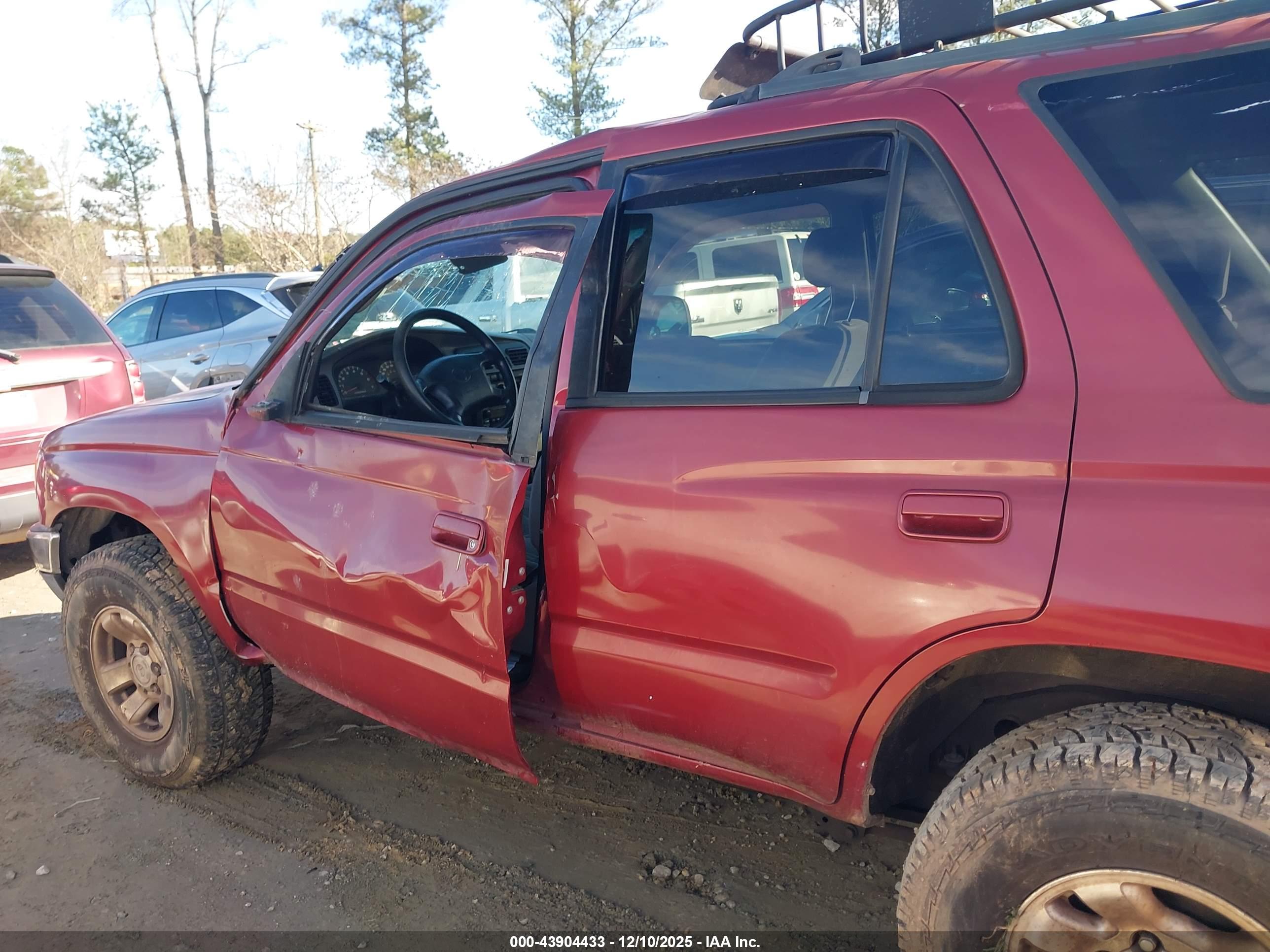 TOYOTA 4RUNNER image 6
