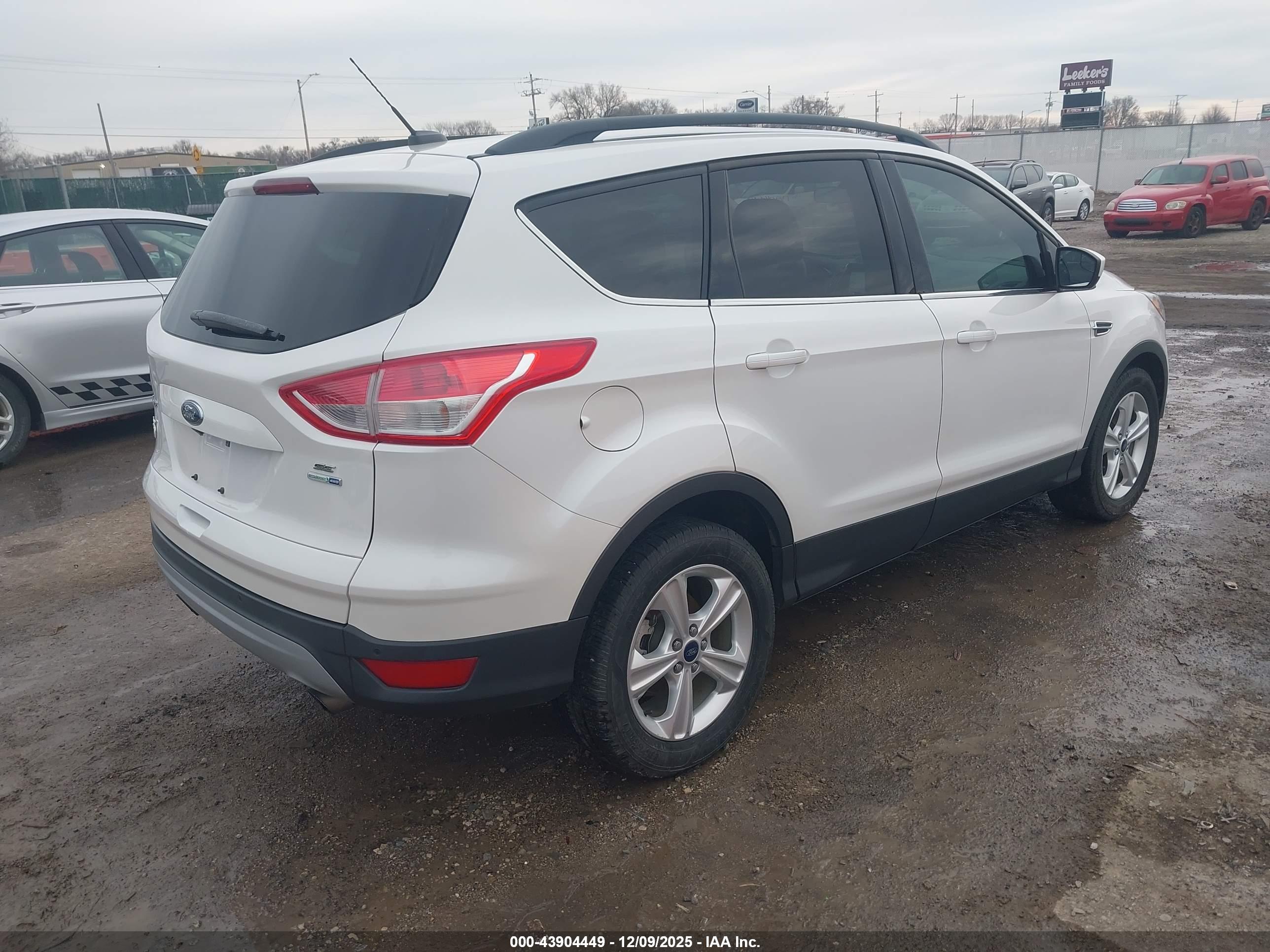 FORD ESCAPE image 4