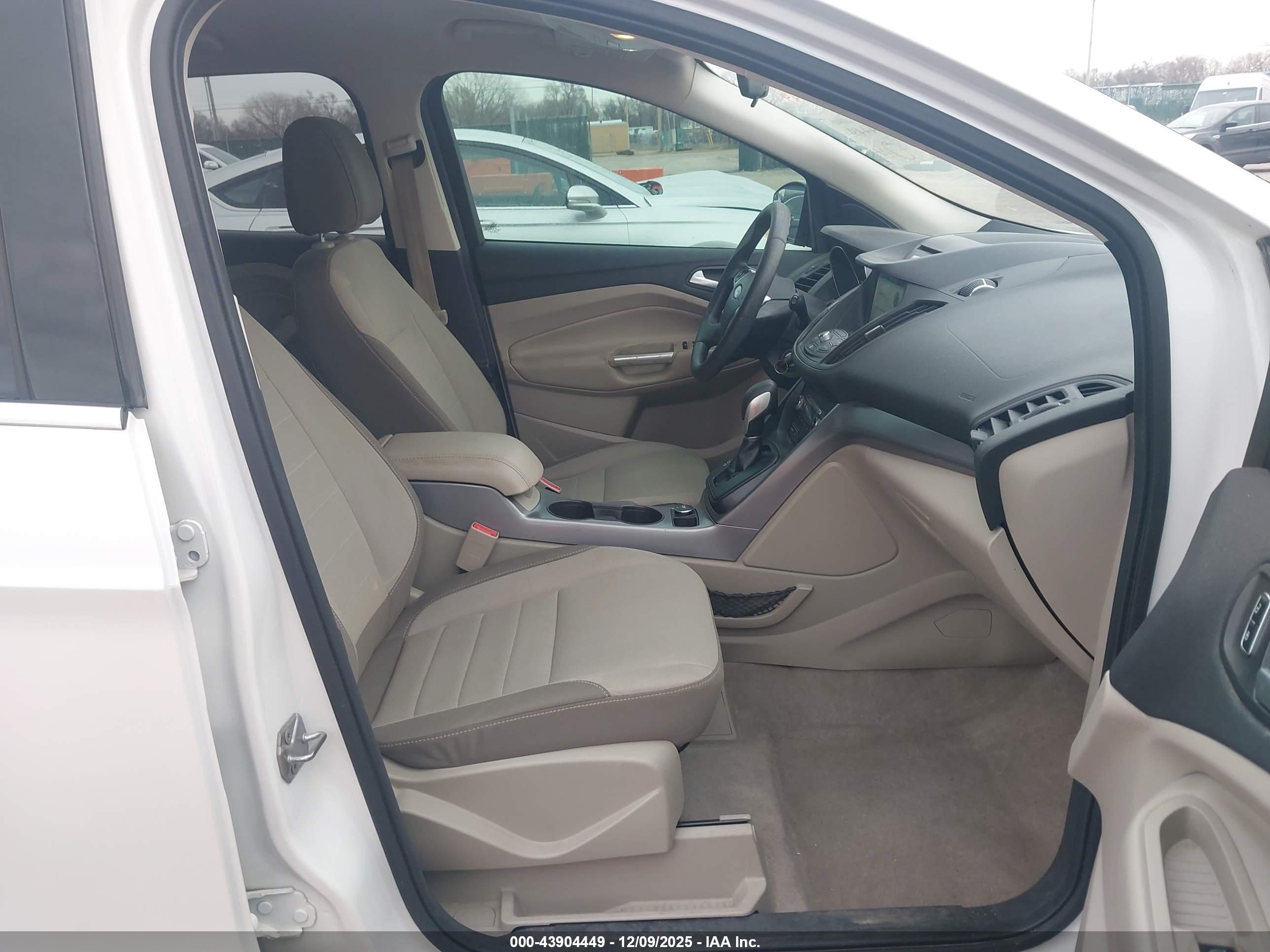 FORD ESCAPE image 5