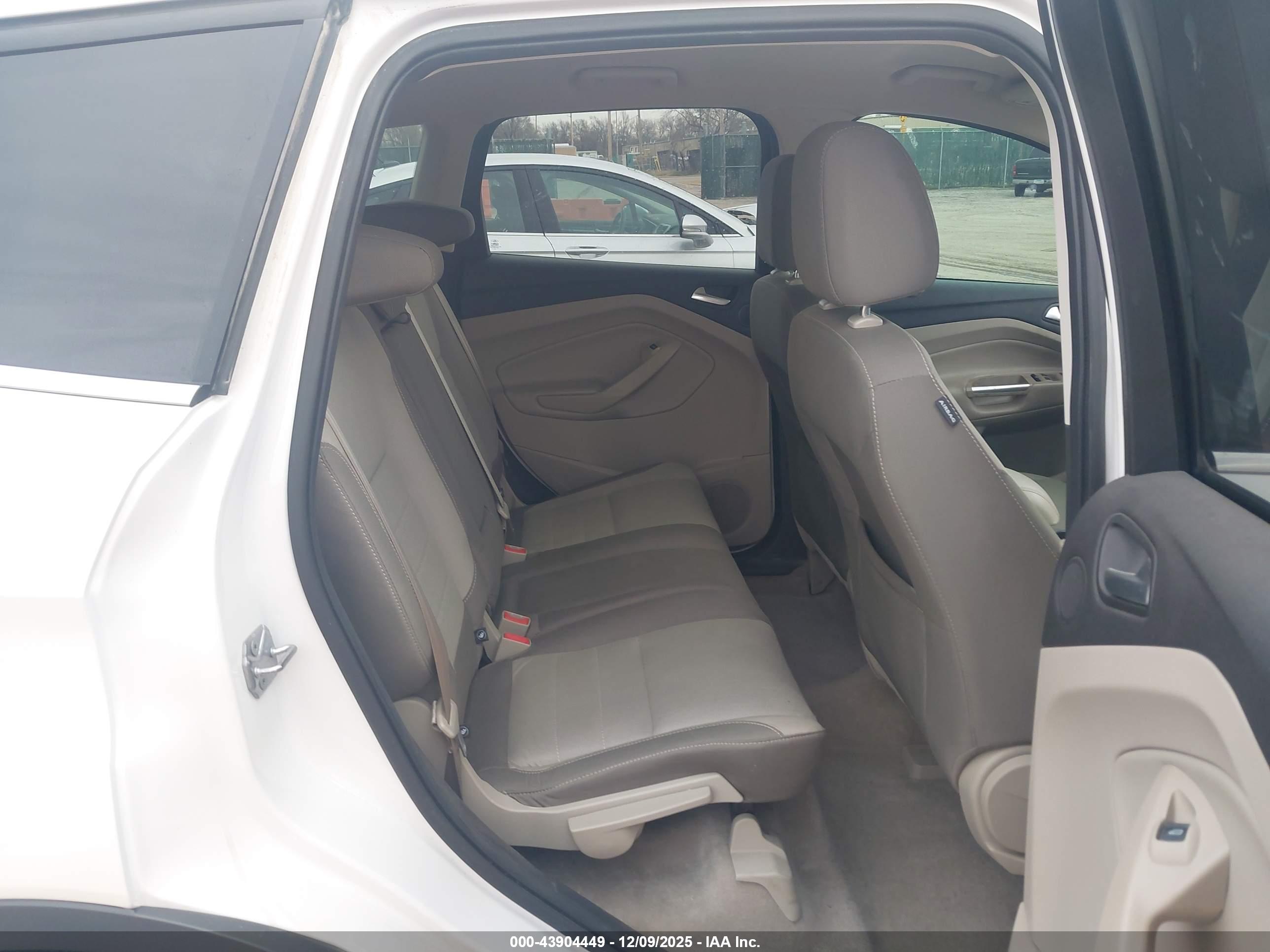 FORD ESCAPE image 8
