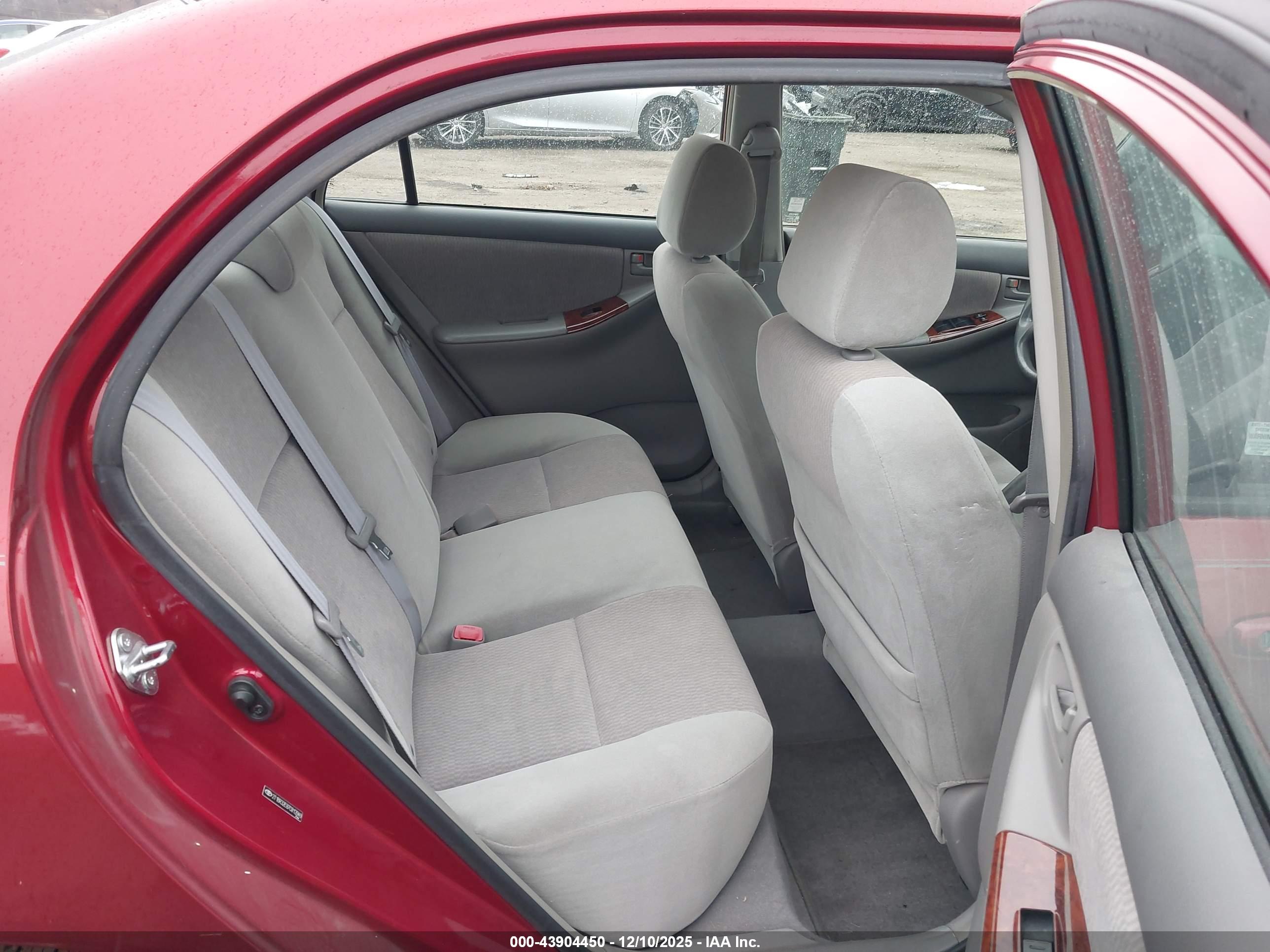 TOYOTA COROLLA image 8