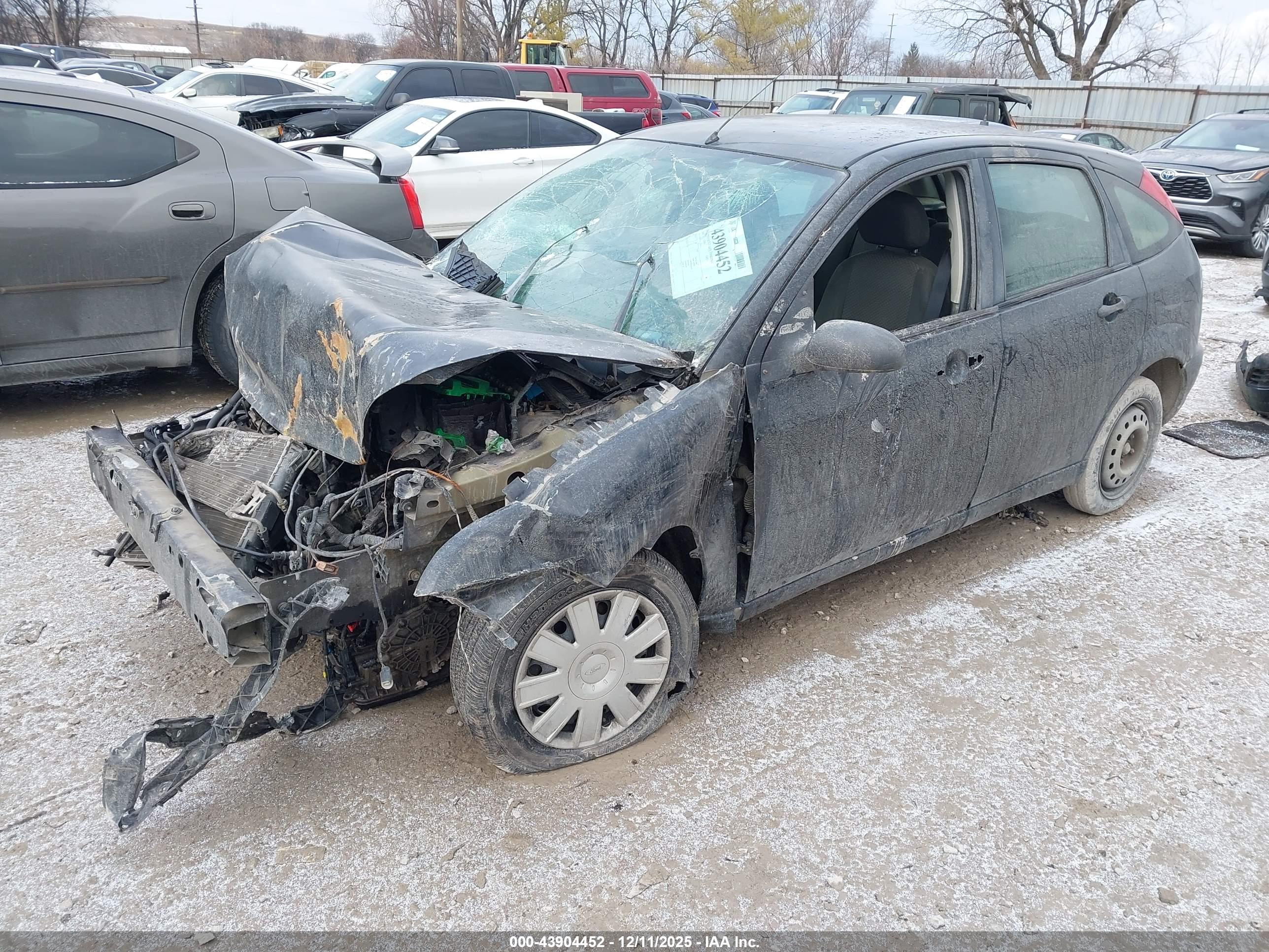 FORD FOCUS image 2