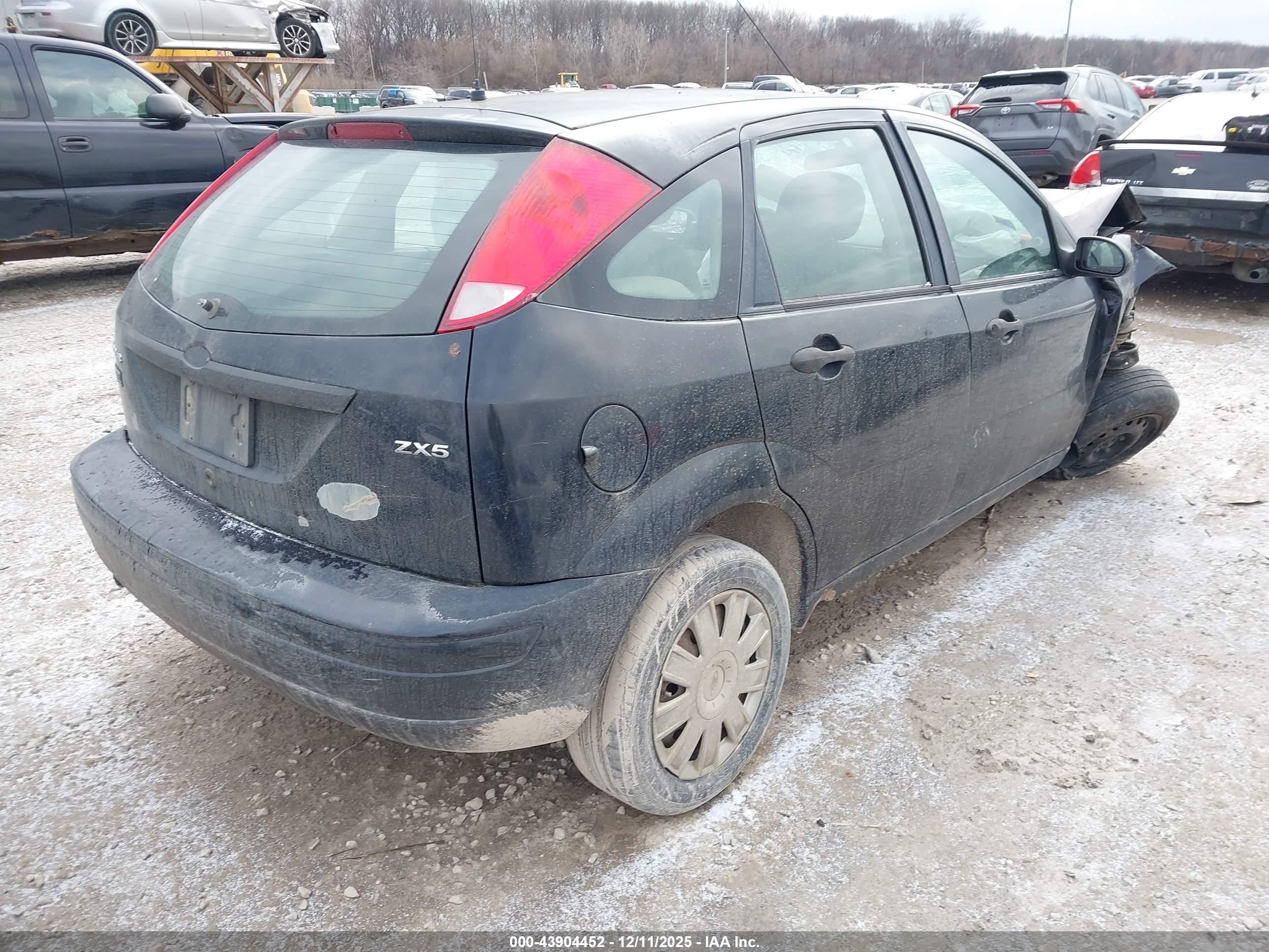FORD FOCUS image 4