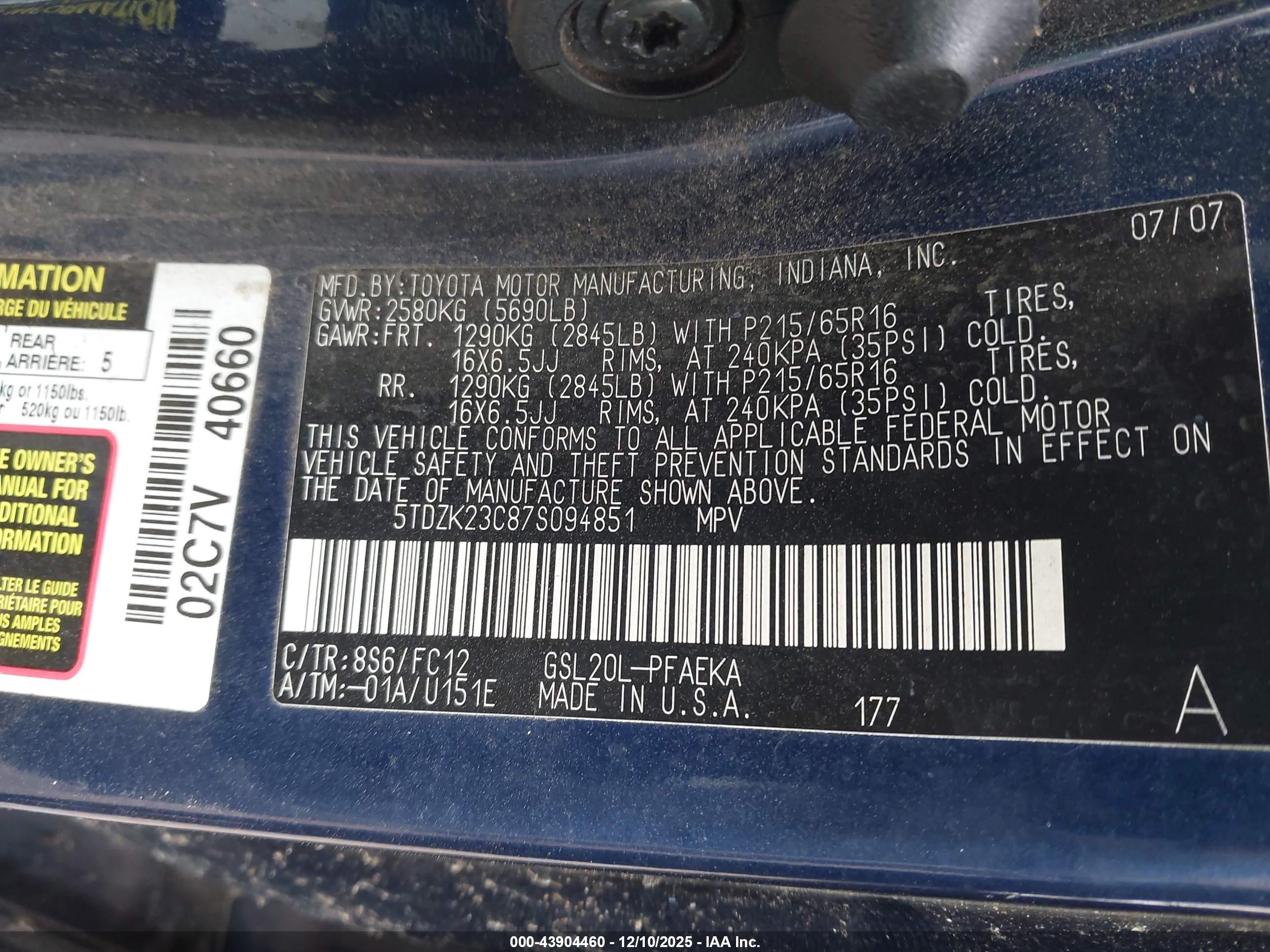 TOYOTA SIENNA image 9