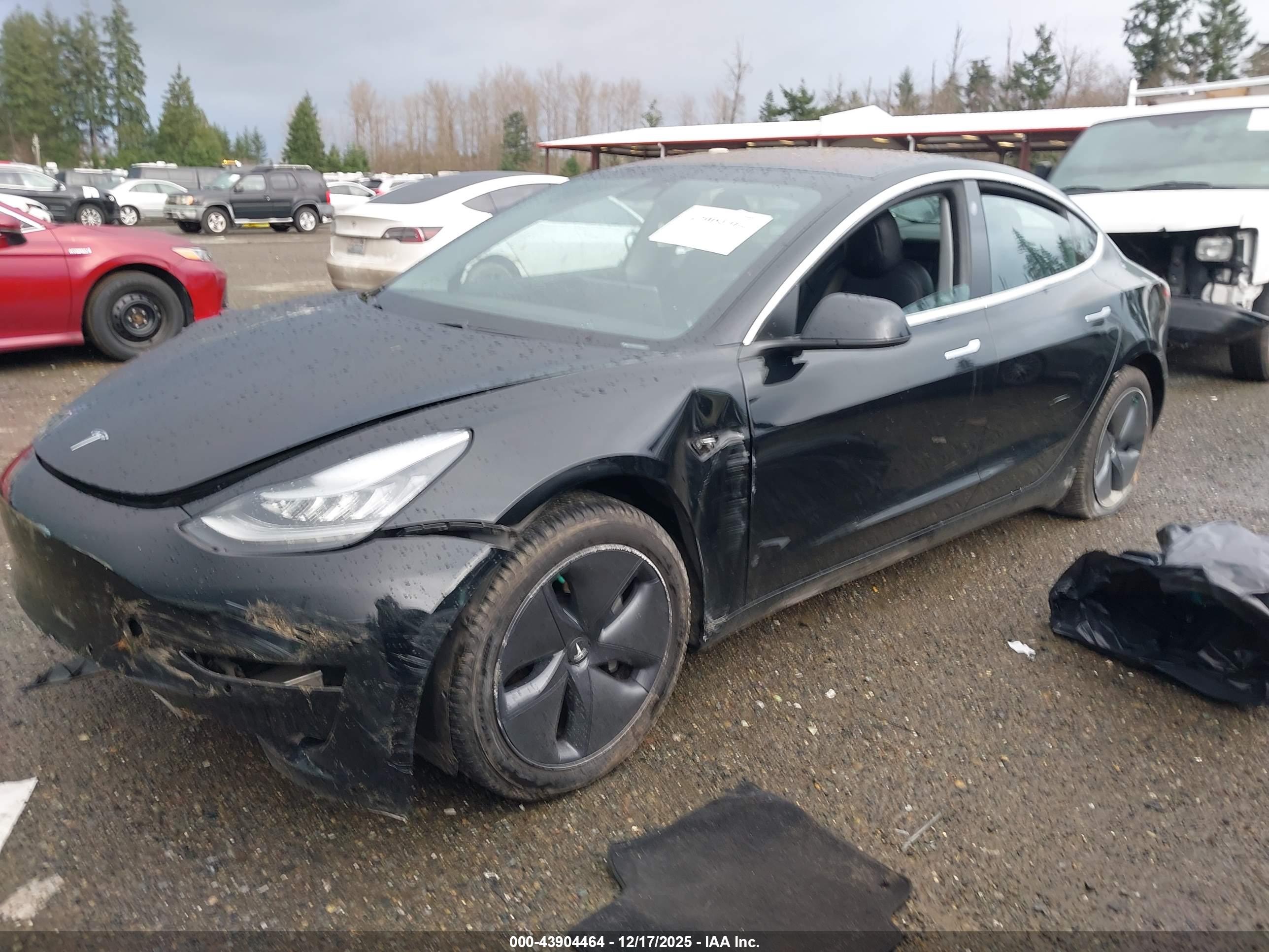 TESLA MODEL image 2