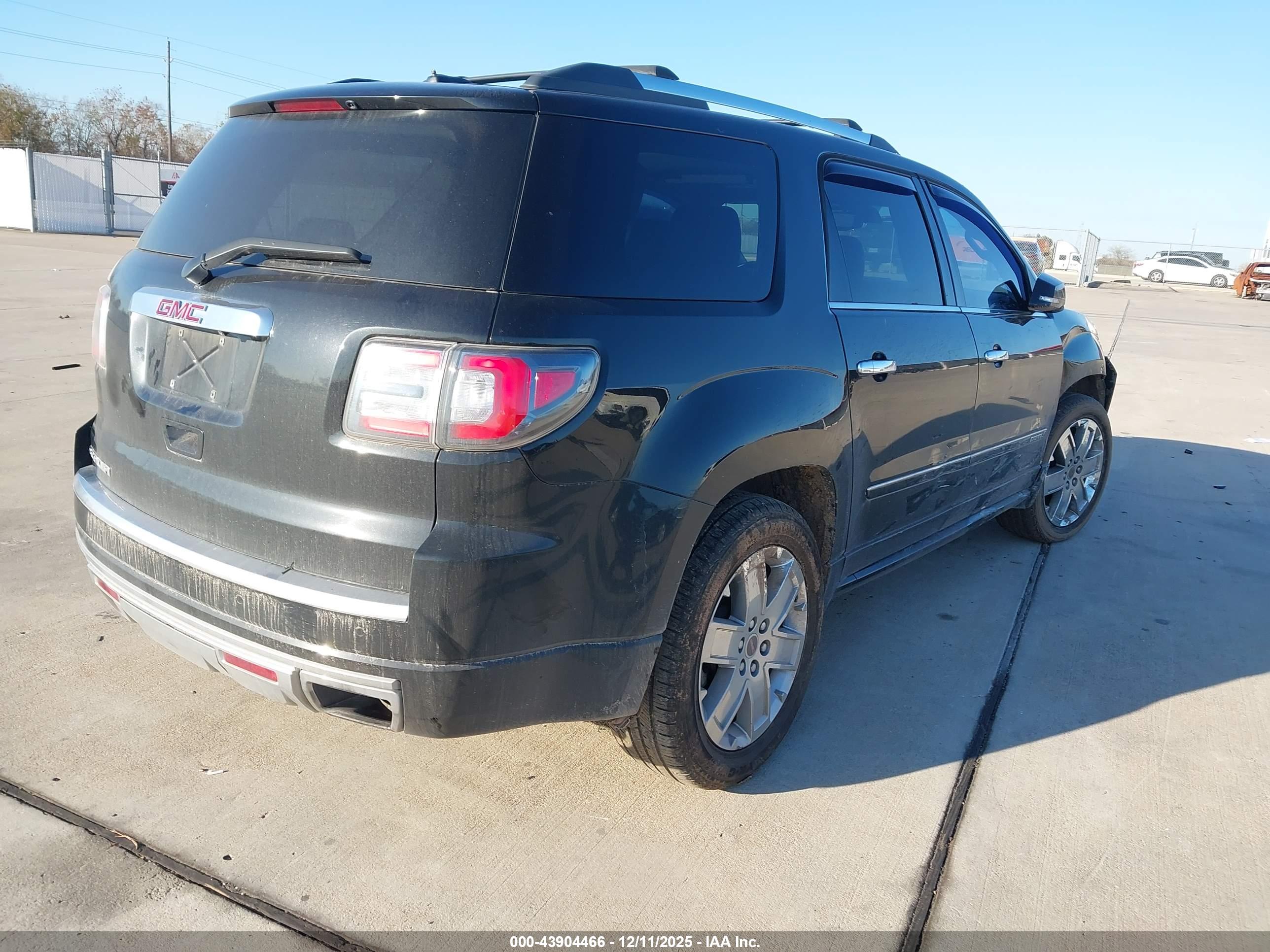 GMC ACADIA image 4