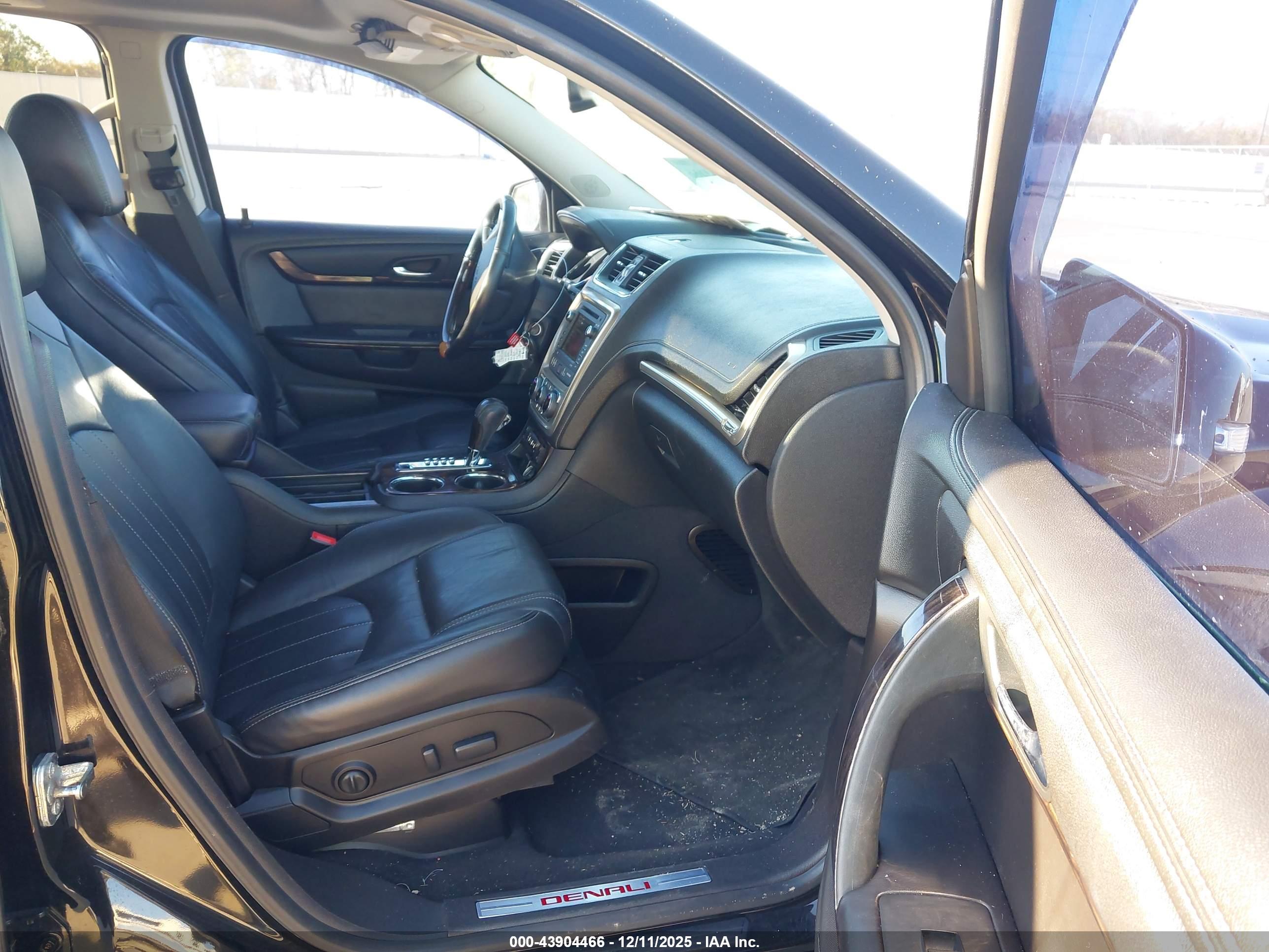 GMC ACADIA image 5